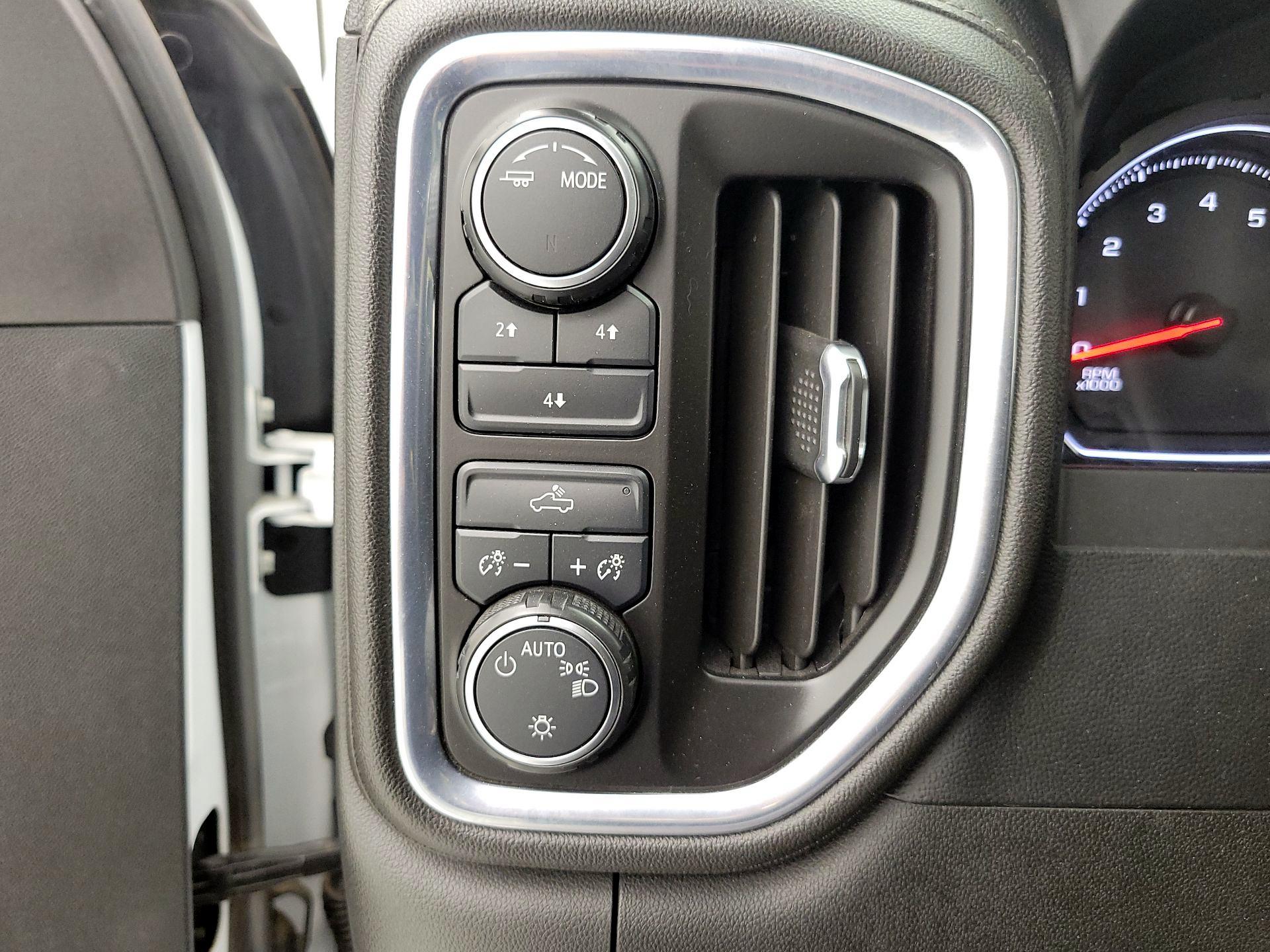 Thumbnail: 2020 Chevrolet Silverado 2500 - 13