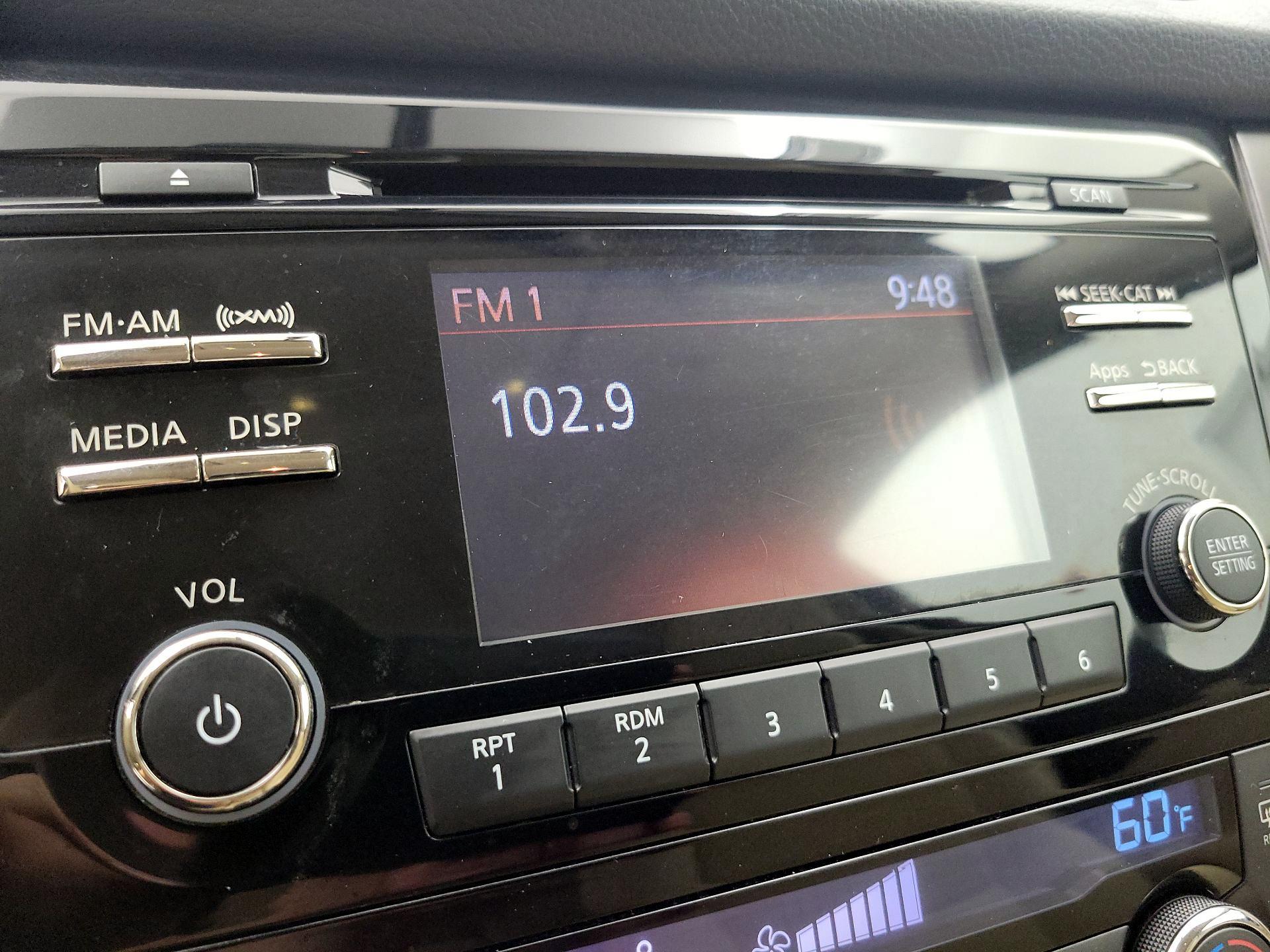 Thumbnail: 2015 Nissan Rogue - 15