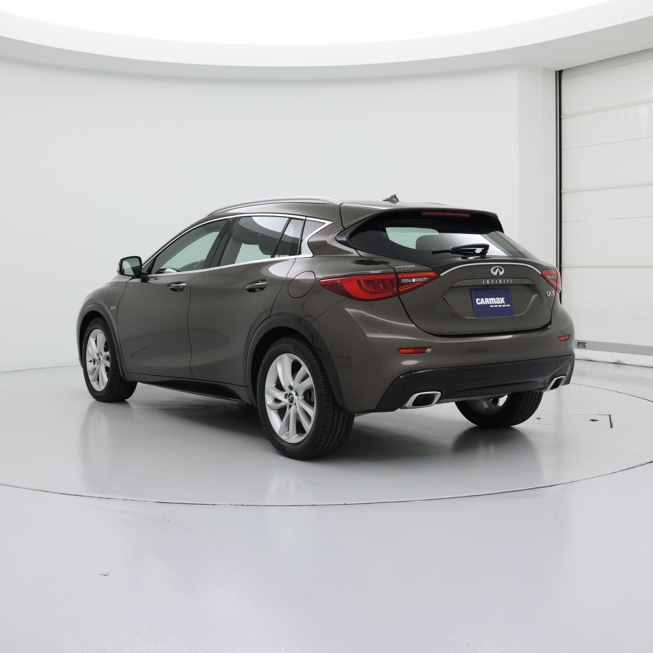 Thumbnail: 2017 INFINITI QX30 - 2