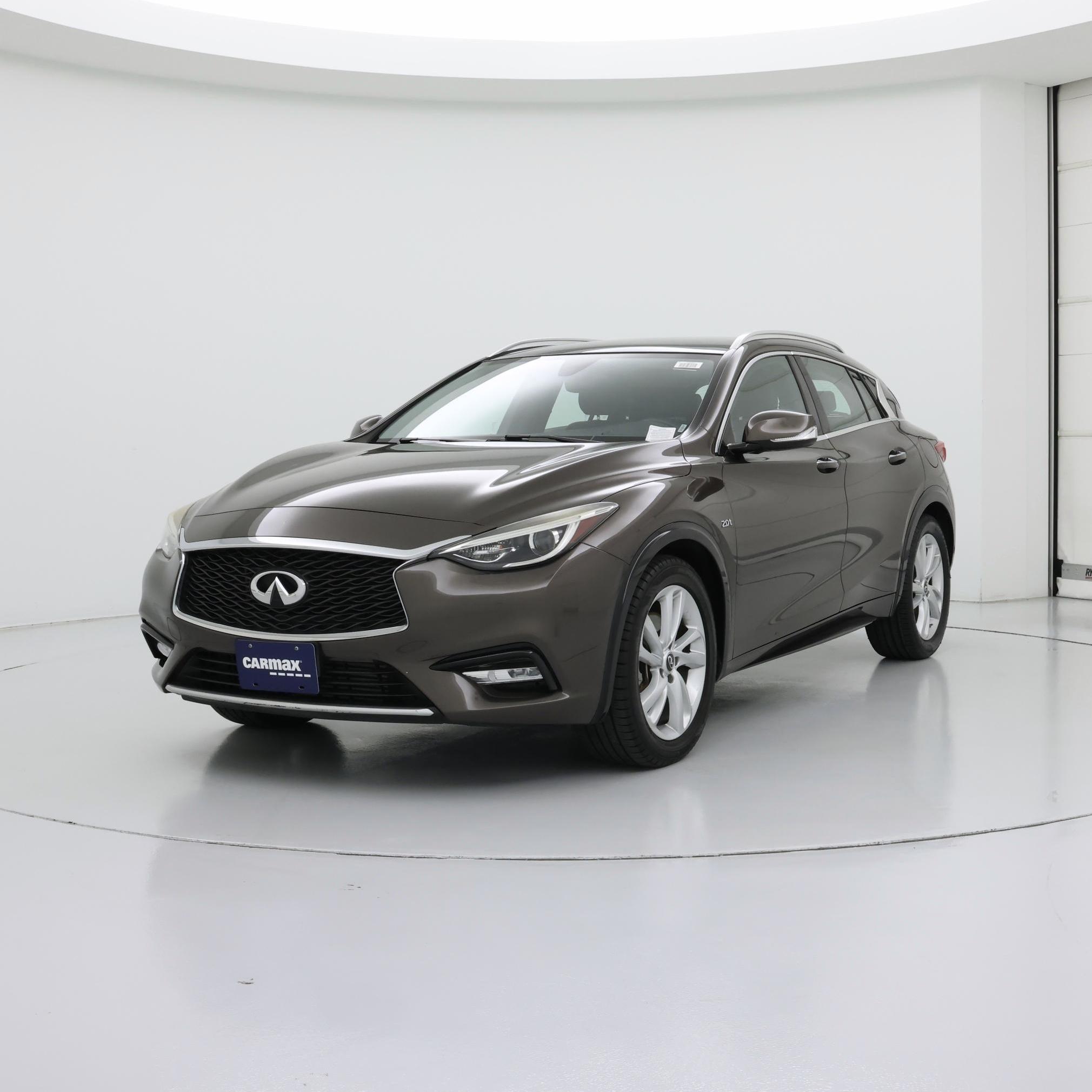 Thumbnail: 2017 INFINITI QX30 - 4