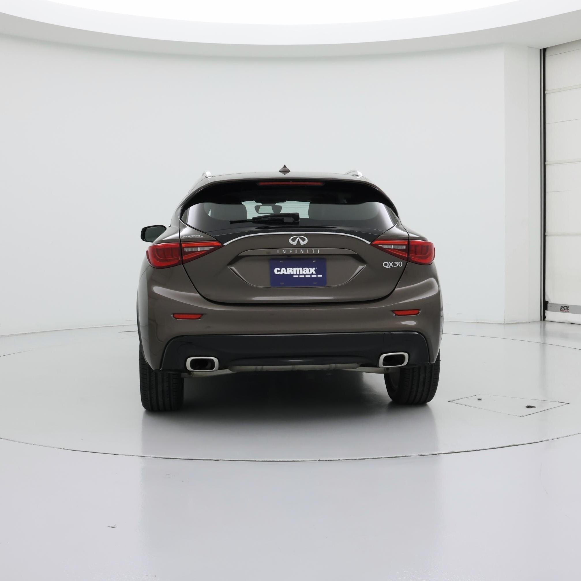 Thumbnail: 2017 INFINITI QX30 - 6