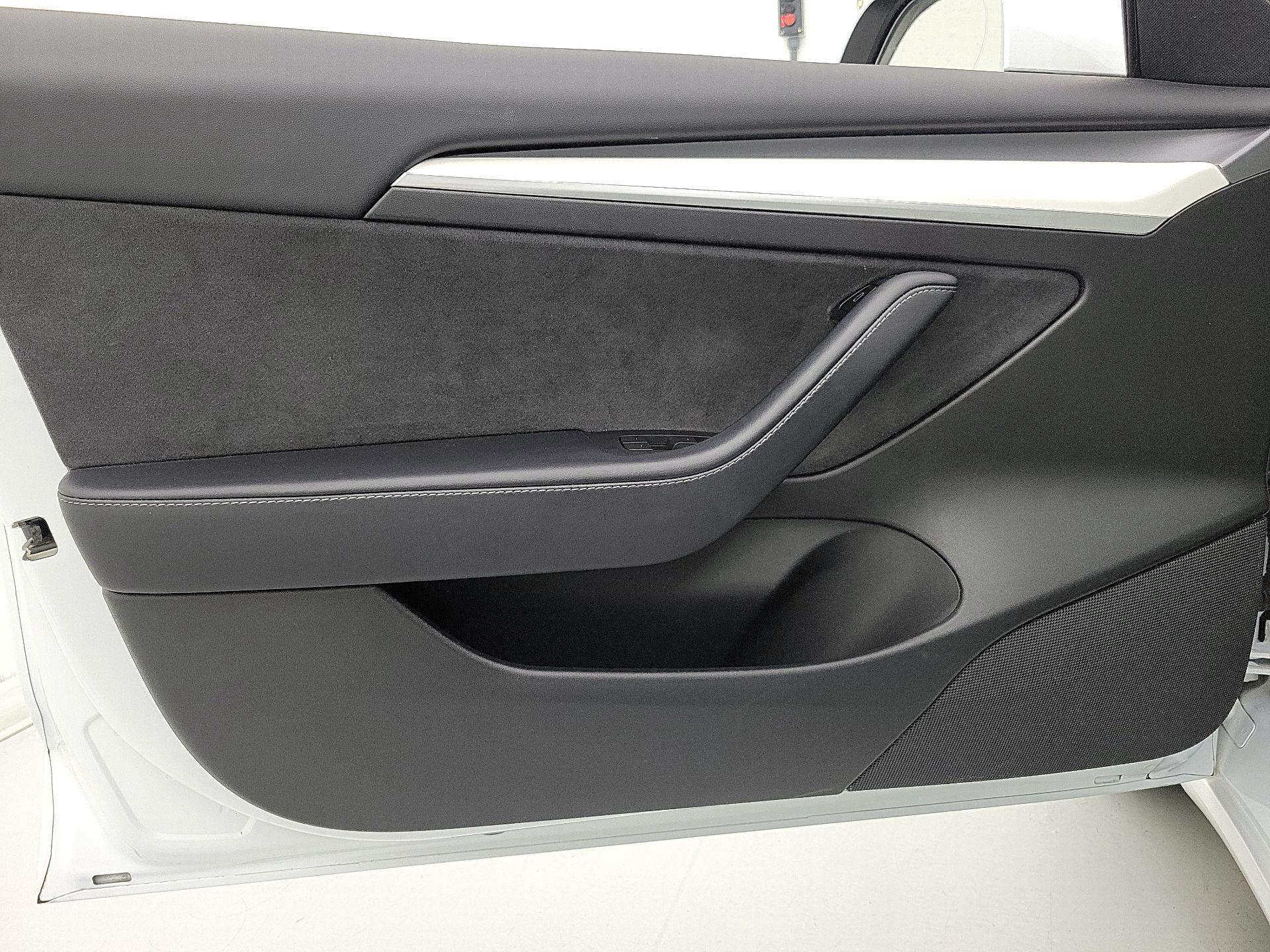 Thumbnail: 2022 Tesla Model 3 - 12