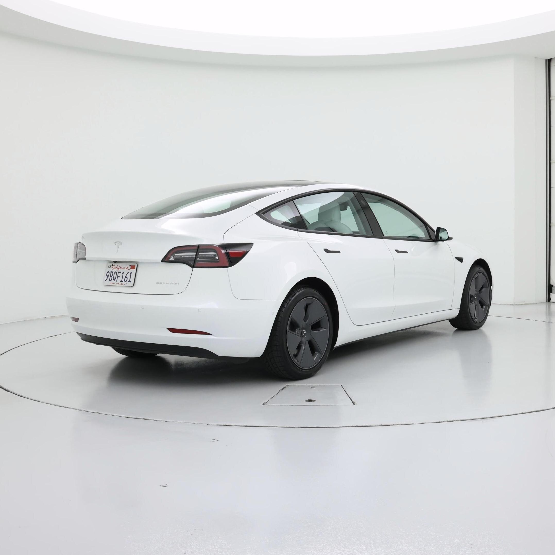 Thumbnail: 2022 Tesla Model 3 - 8