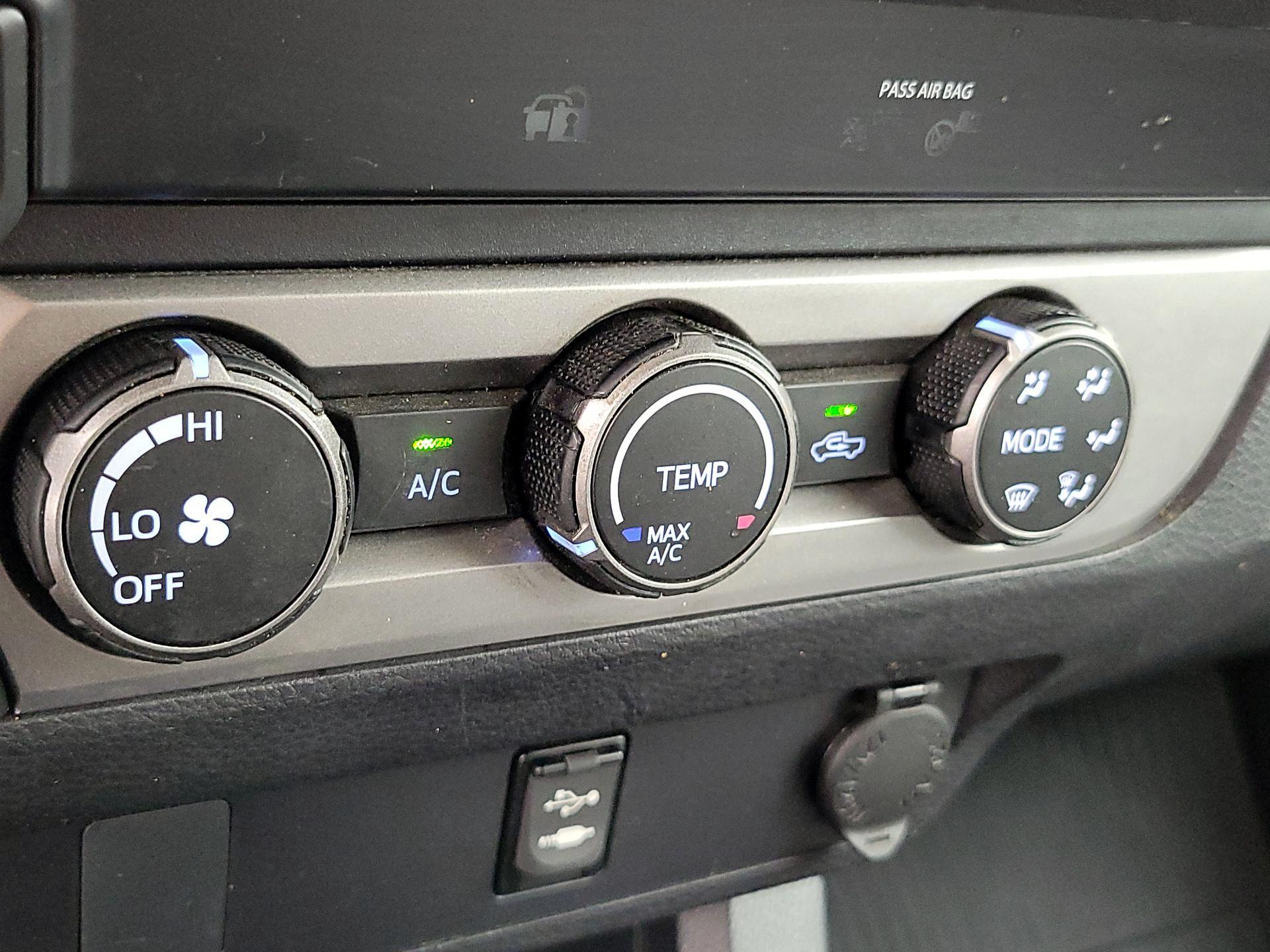 Thumbnail: 2019 Toyota Tacoma - 16