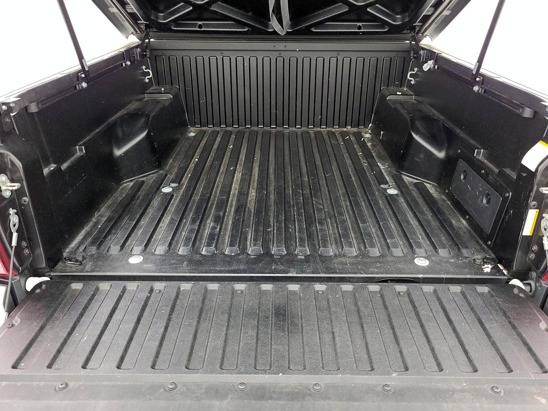 Thumbnail: 2019 Toyota Tacoma - 20