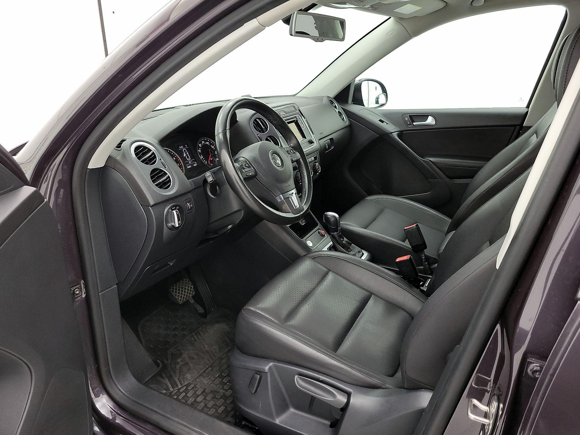 Thumbnail: 2016 Volkswagen Tiguan - 11