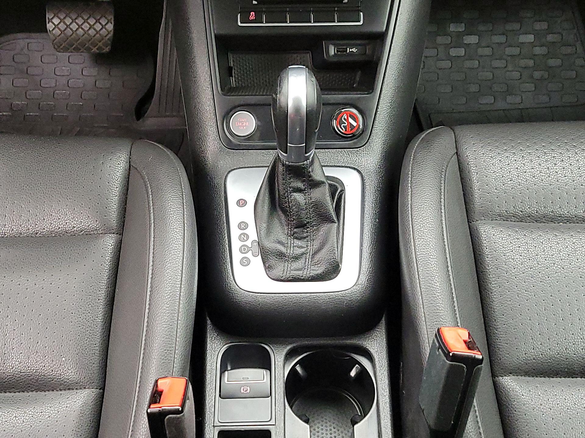 Thumbnail: 2016 Volkswagen Tiguan - 17