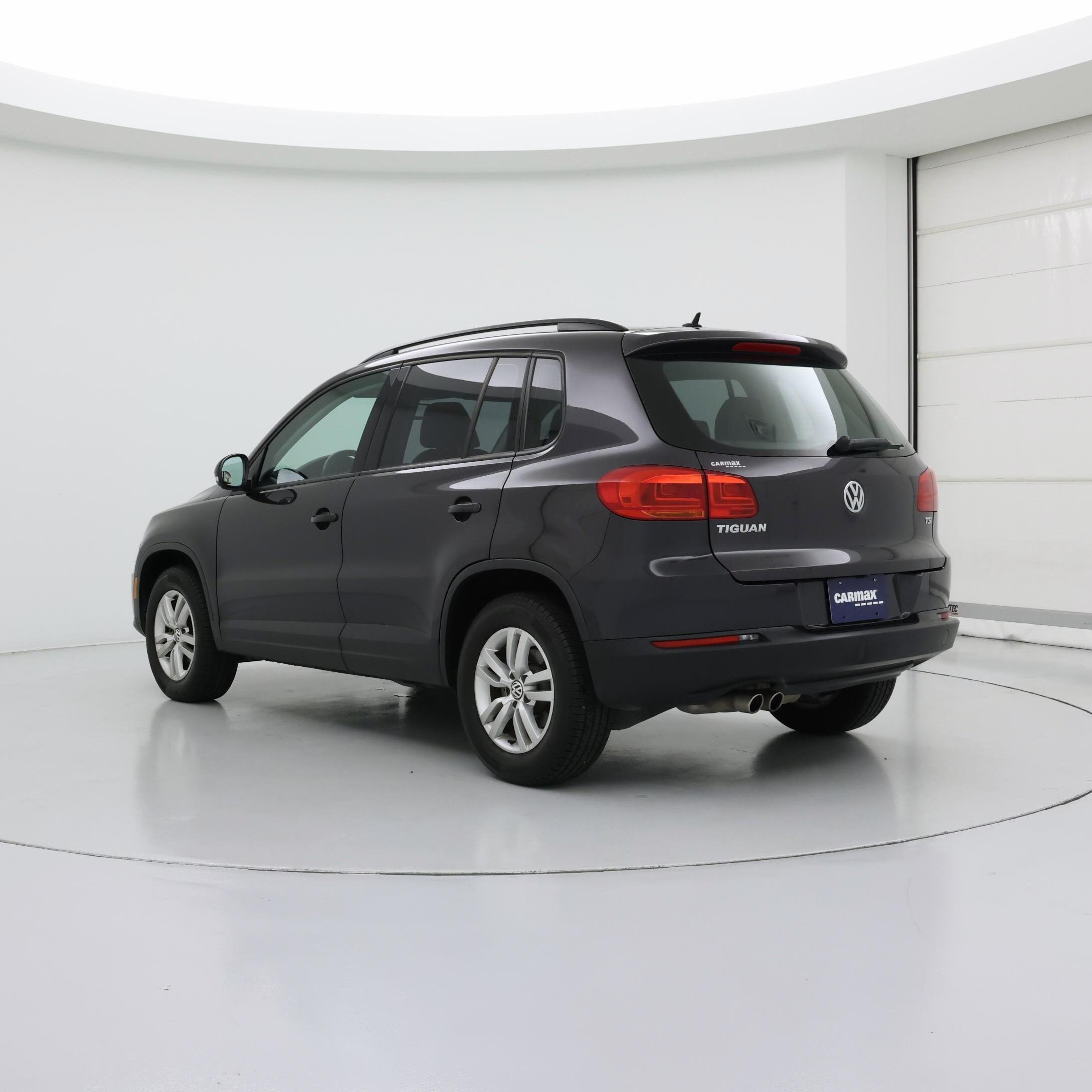 Thumbnail: 2016 Volkswagen Tiguan - 2