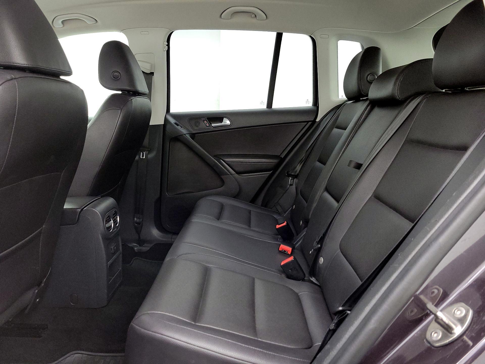 Thumbnail: 2016 Volkswagen Tiguan - 19