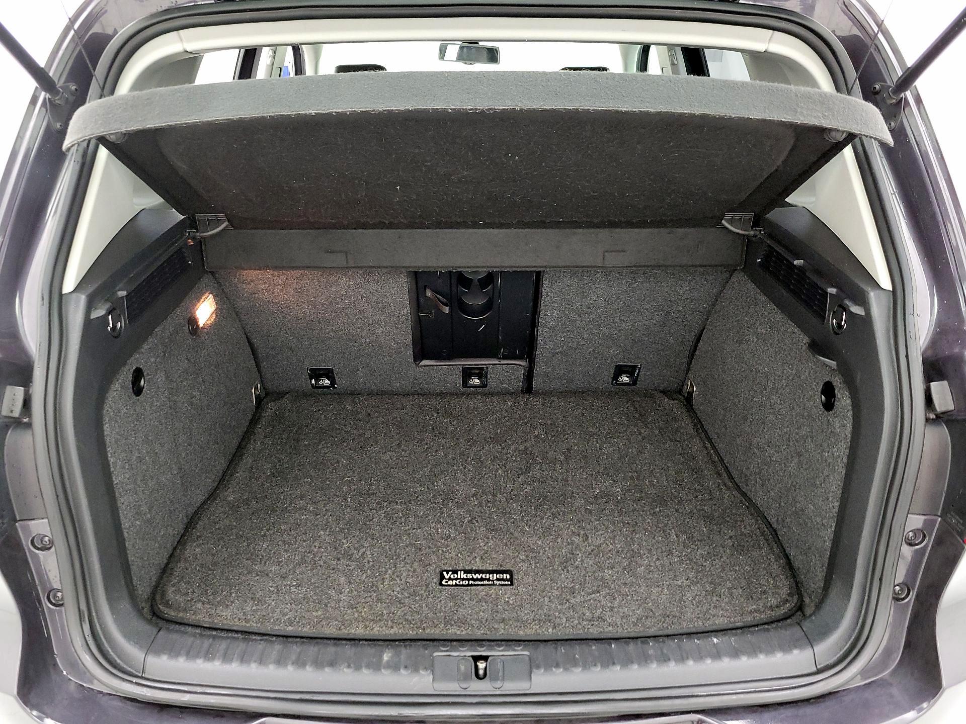 Thumbnail: 2016 Volkswagen Tiguan - 20
