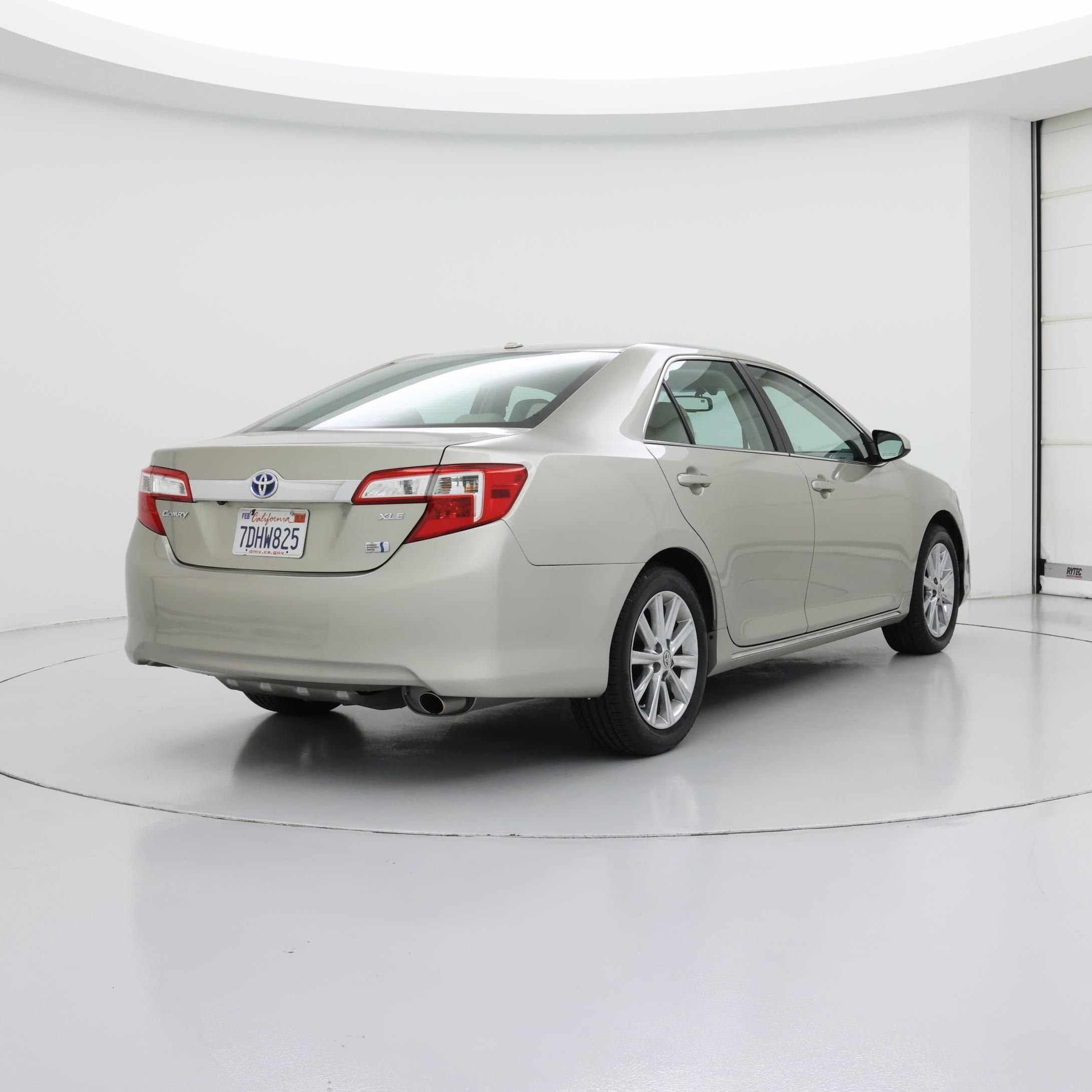 Thumbnail: 2014 Toyota Camry - 8