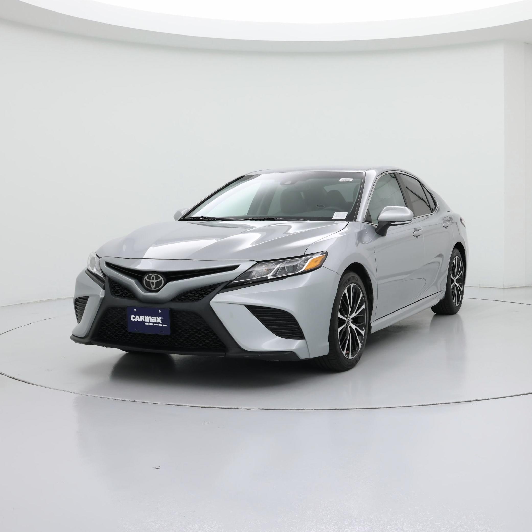 Thumbnail: 2018 Toyota Camry - 4