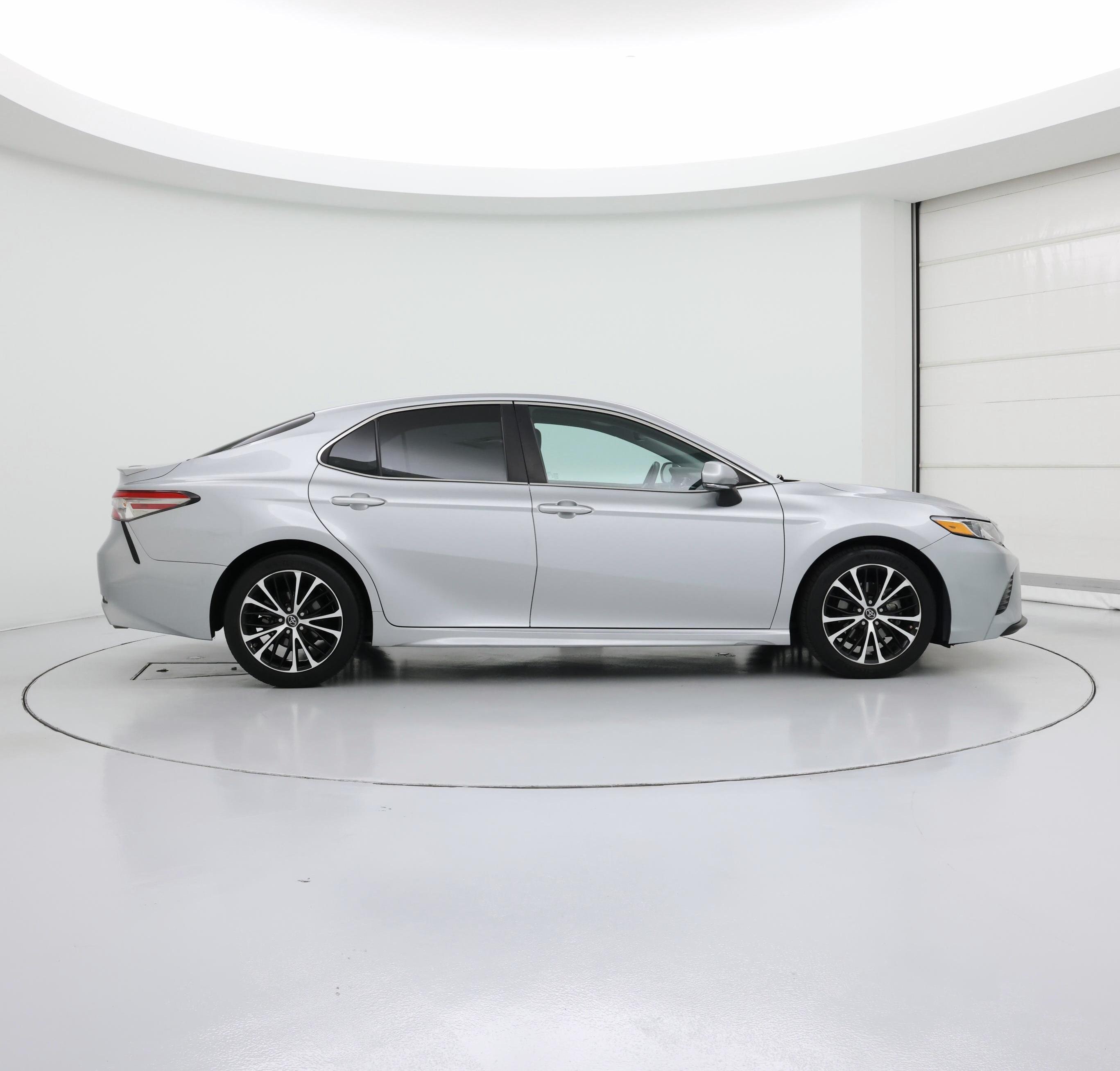 Thumbnail: 2018 Toyota Camry - 7