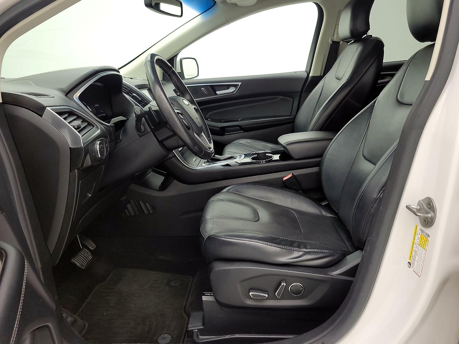 Thumbnail: 2016 Ford Edge - 11