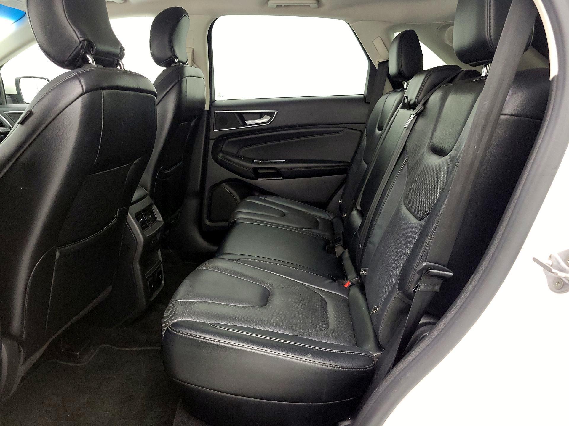 Thumbnail: 2016 Ford Edge - 17