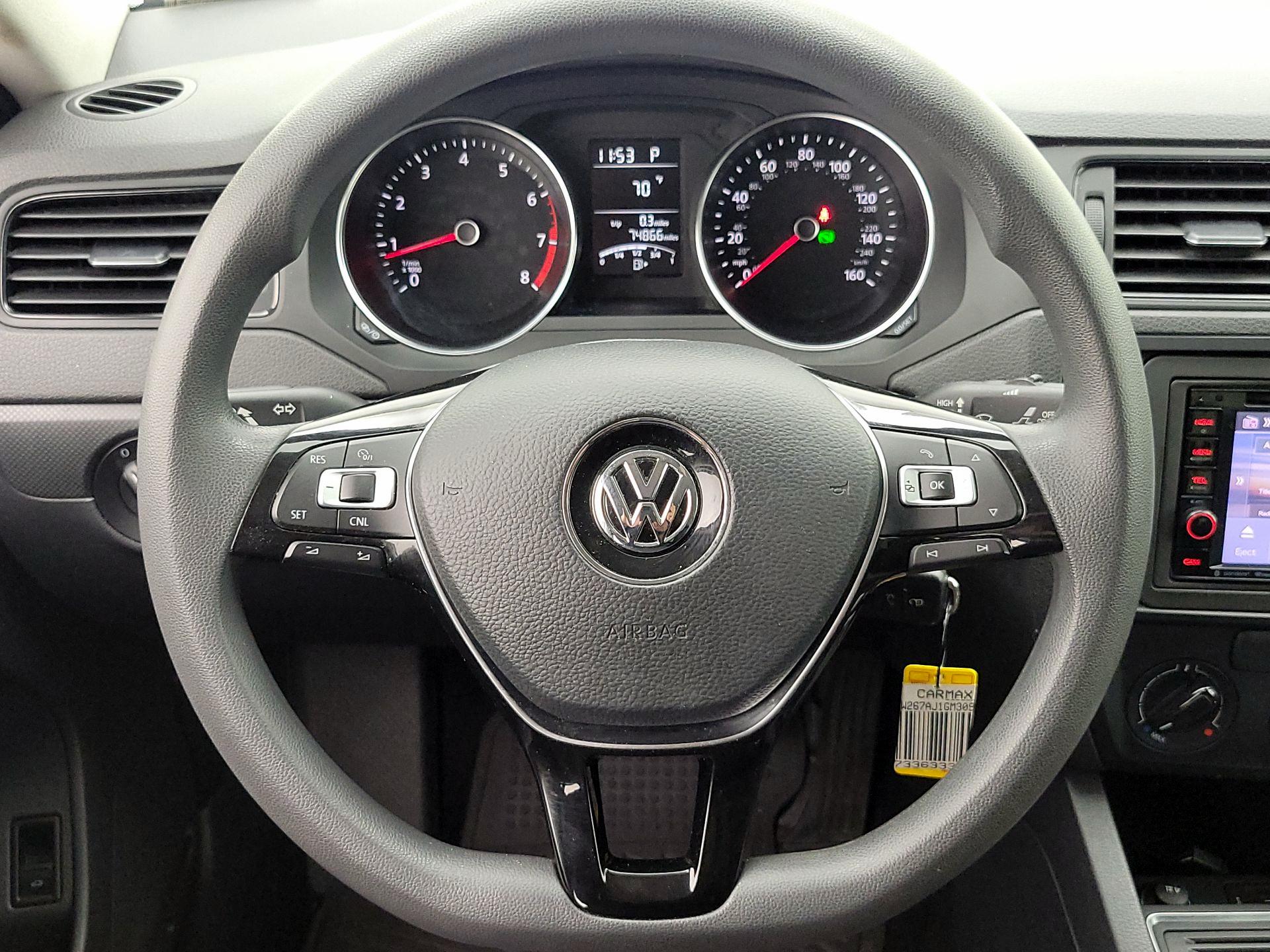 Thumbnail: 2016 Volkswagen Jetta - 10