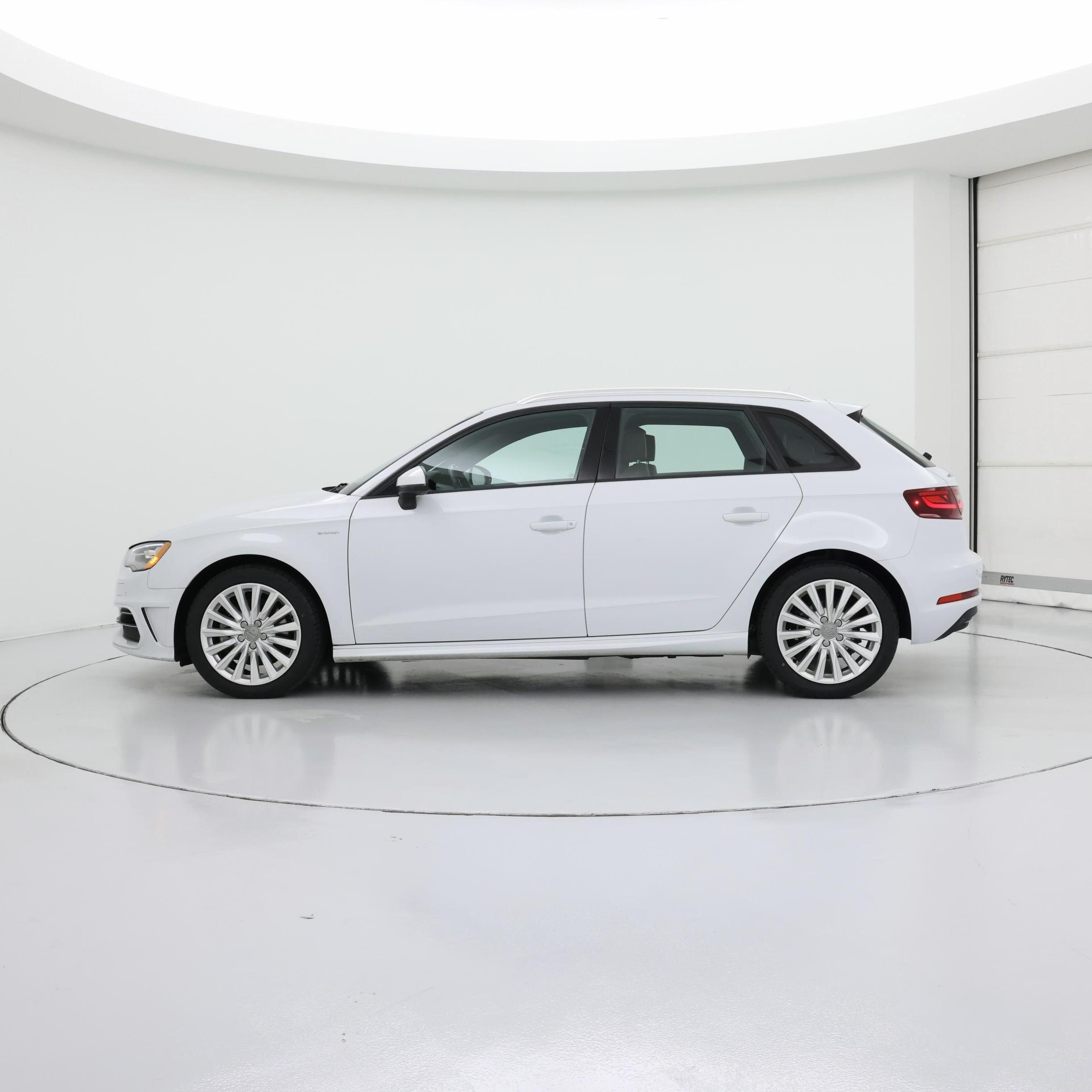 Thumbnail: 2016 Audi A3 - 3