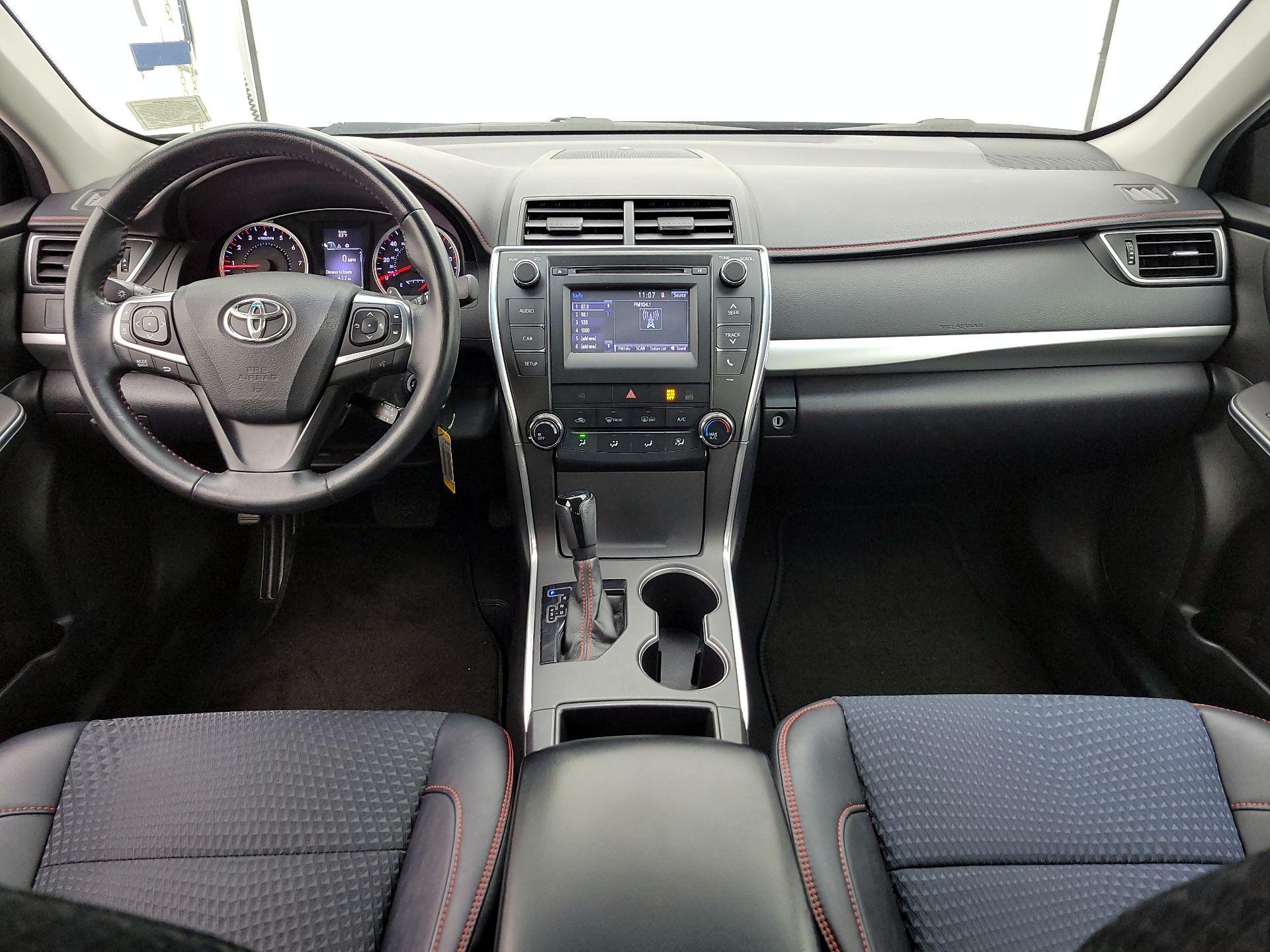 Thumbnail: 2015 Toyota Camry - 9