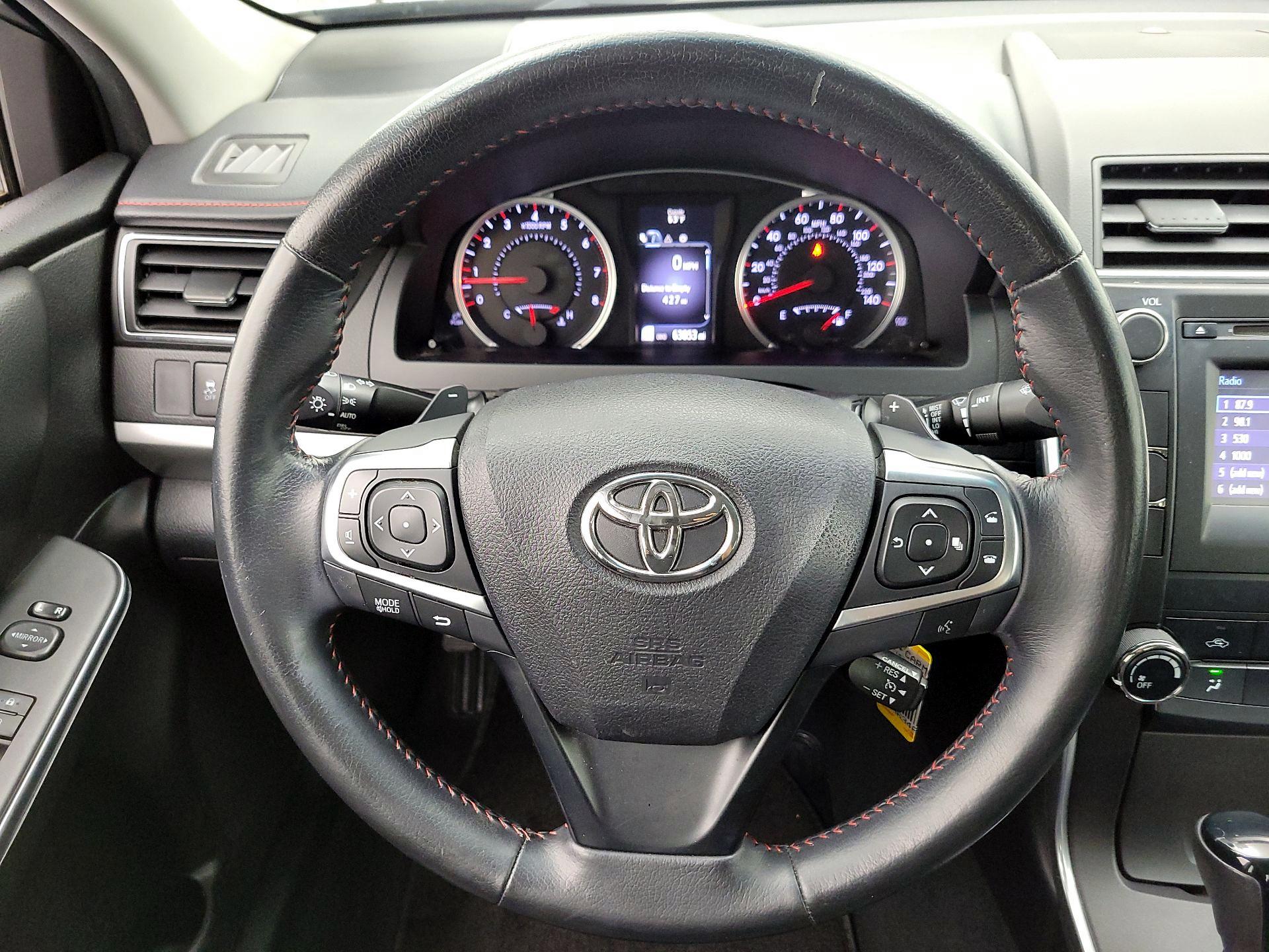 Thumbnail: 2015 Toyota Camry - 10