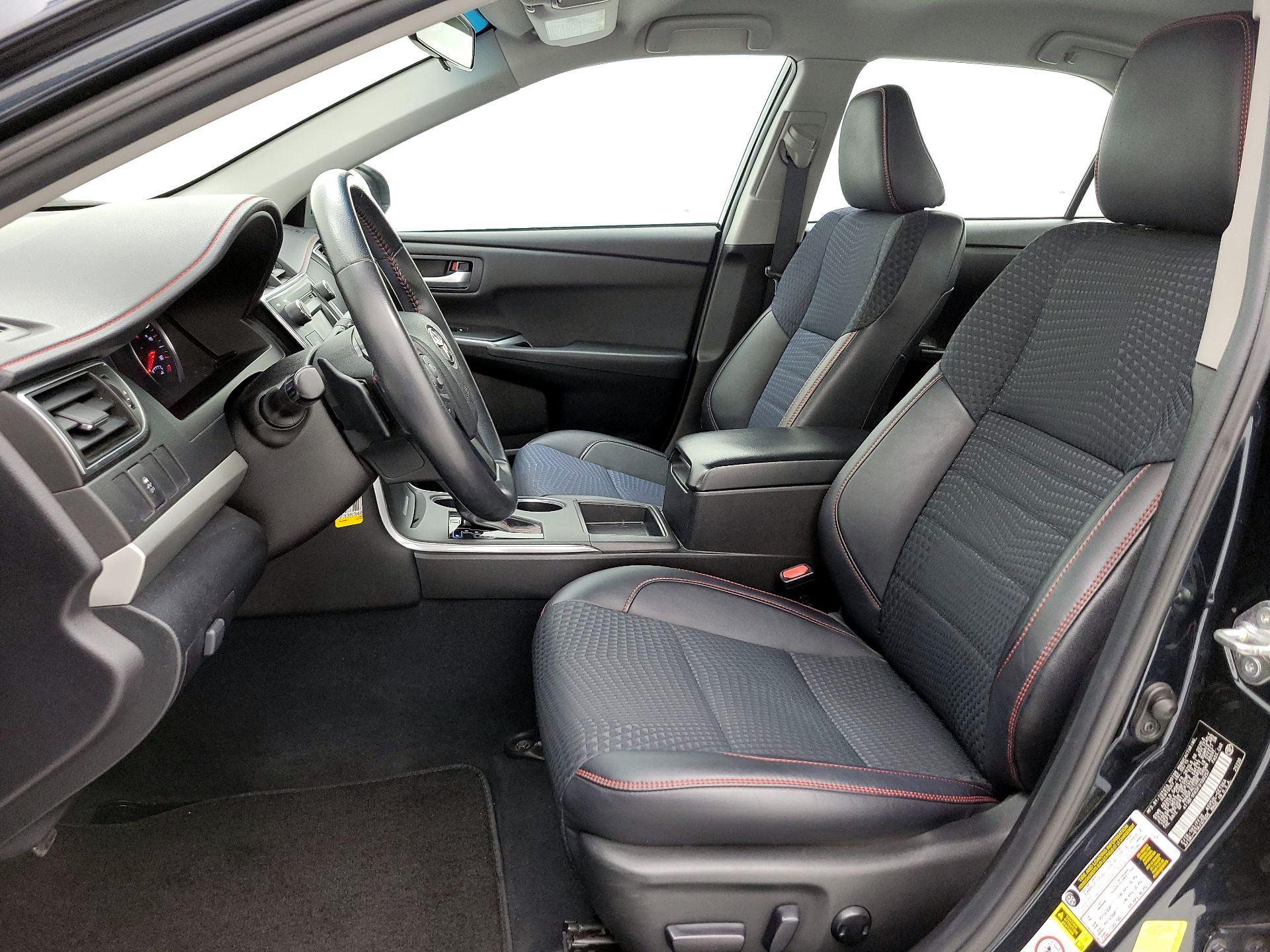 Thumbnail: 2015 Toyota Camry - 11