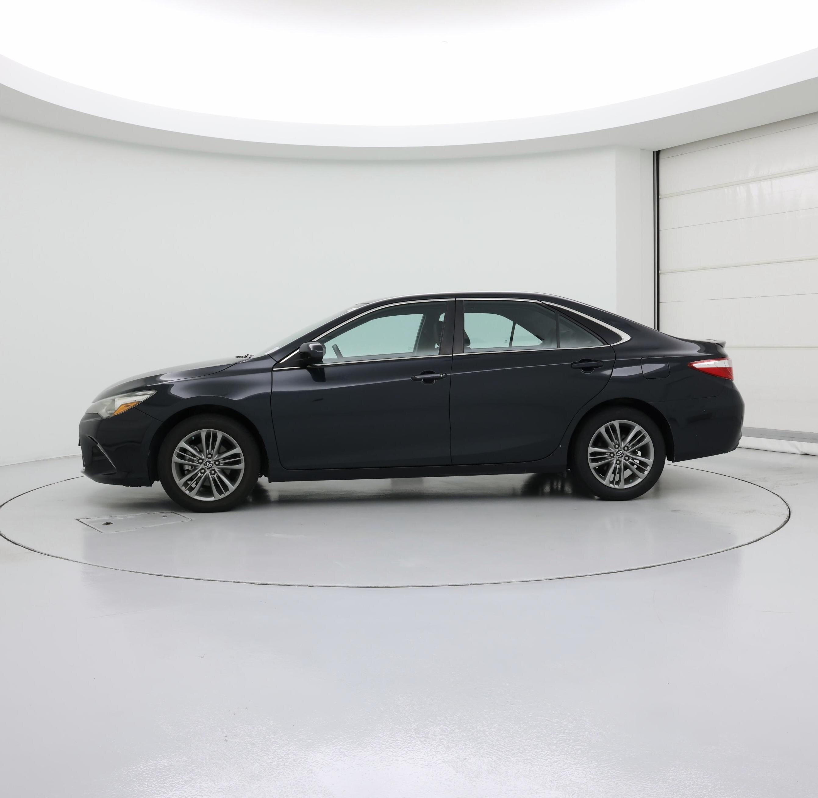 Thumbnail: 2015 Toyota Camry - 3