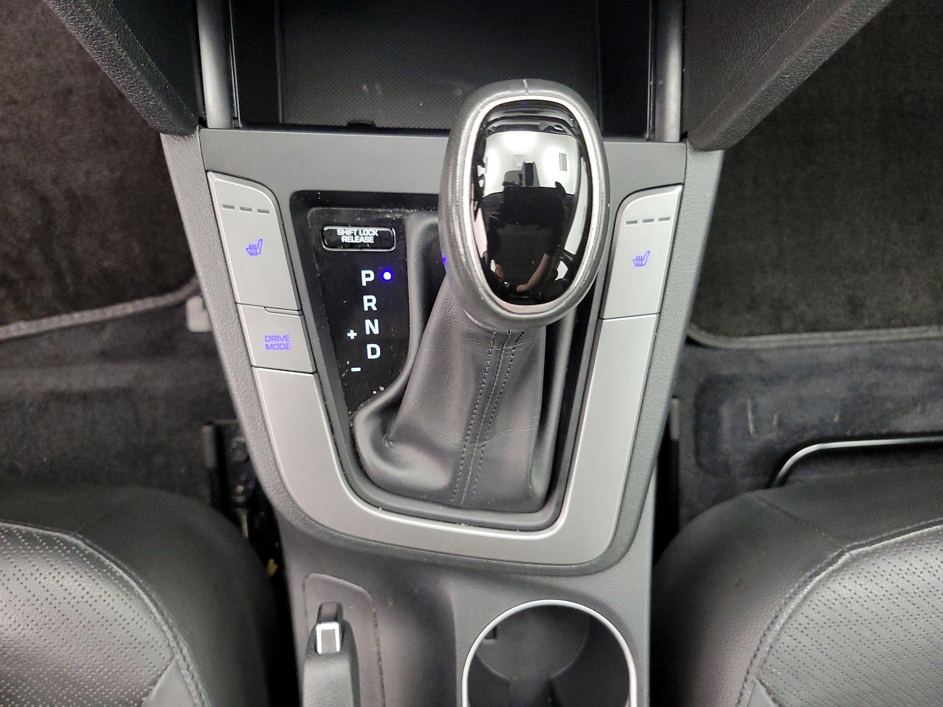 Thumbnail: 2017 Hyundai Elantra - 18