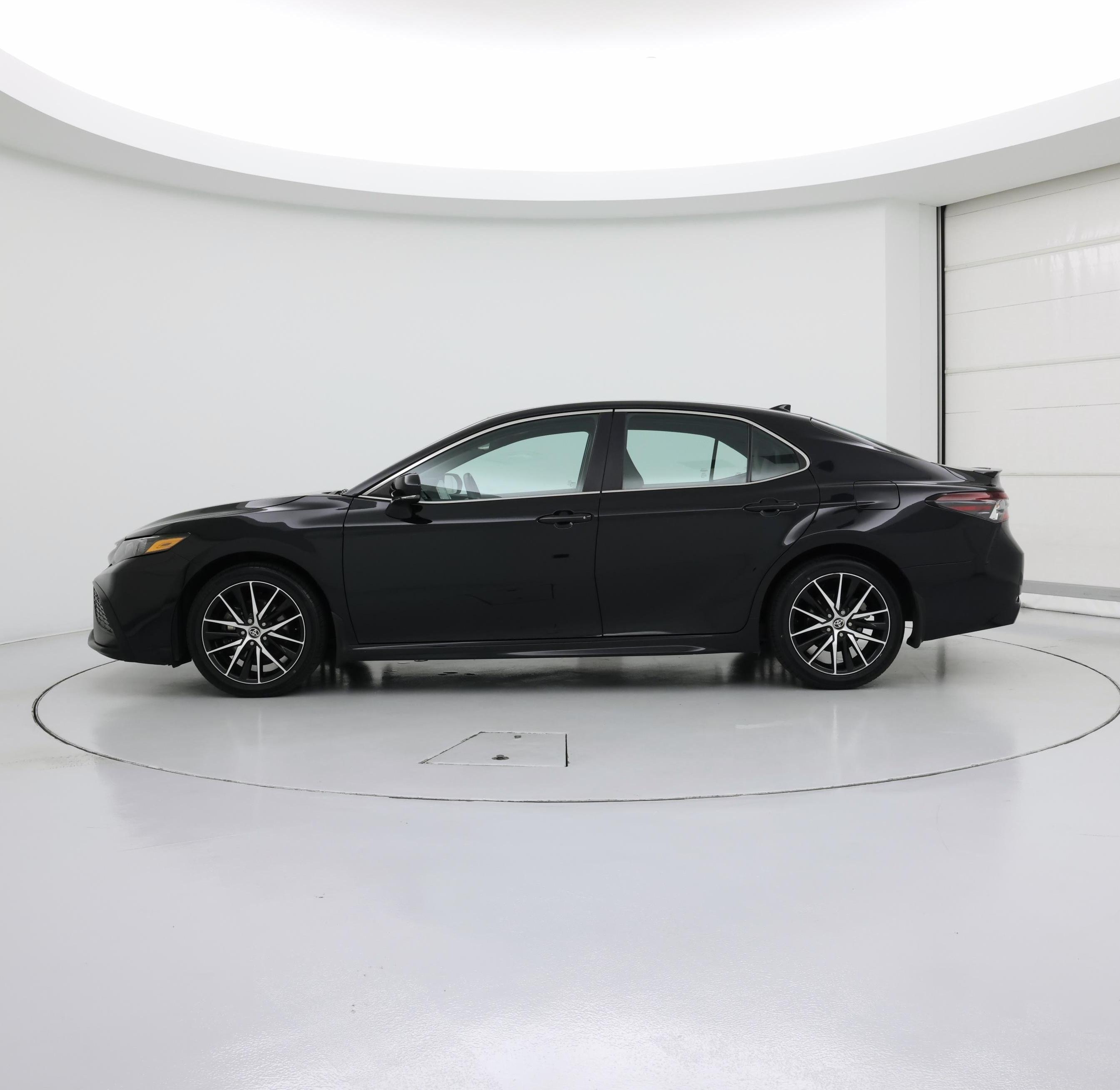 Thumbnail: 2023 Toyota Camry - 3