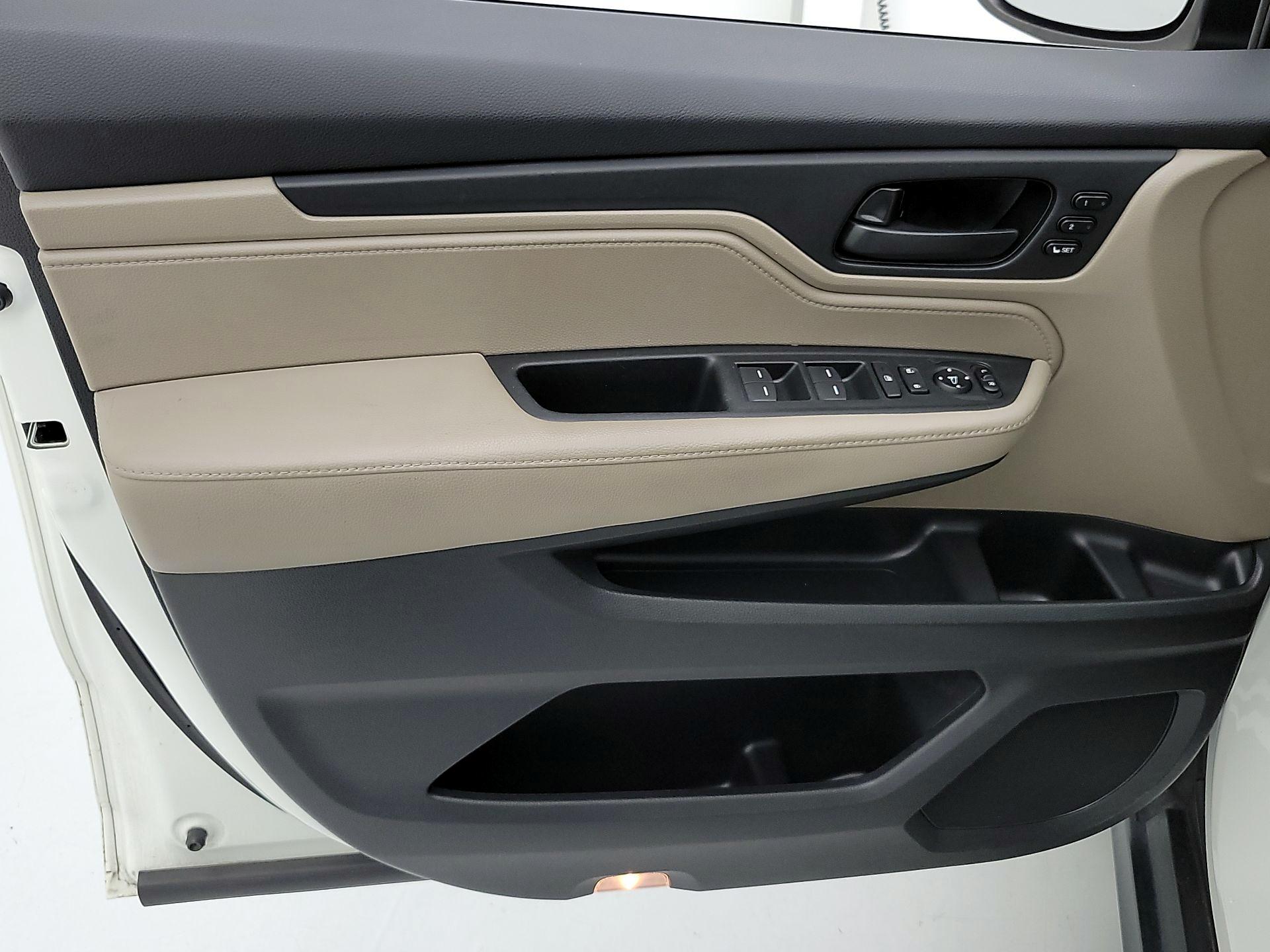 Thumbnail: 2018 Honda Odyssey - 12