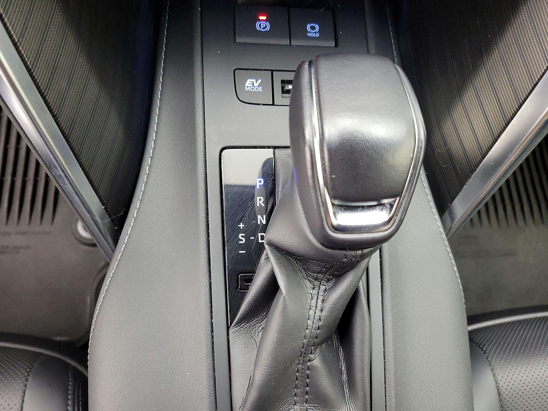 Thumbnail: 2022 Toyota Venza - 18
