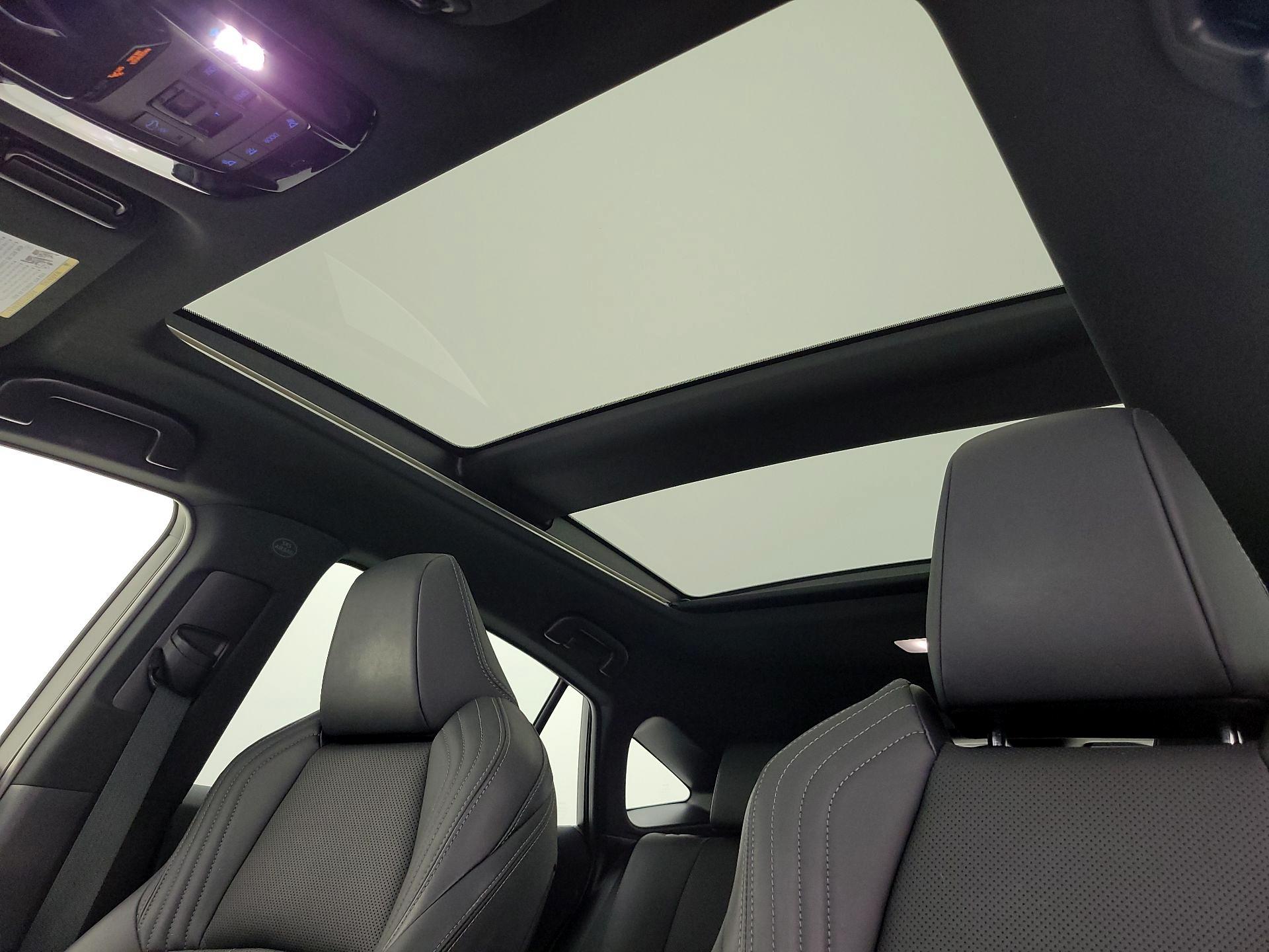 Thumbnail: 2022 Toyota Venza - 20