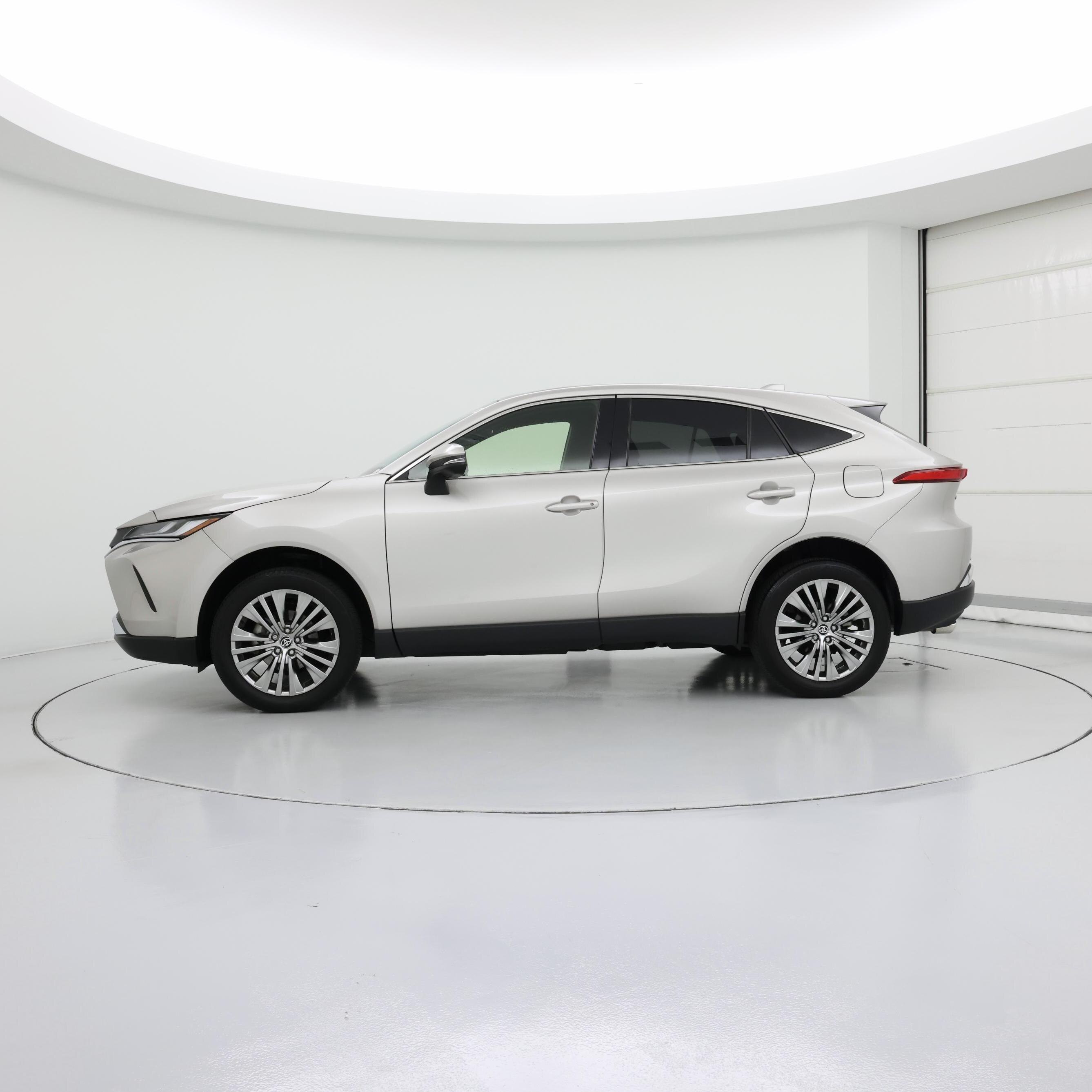 Thumbnail: 2022 Toyota Venza - 3