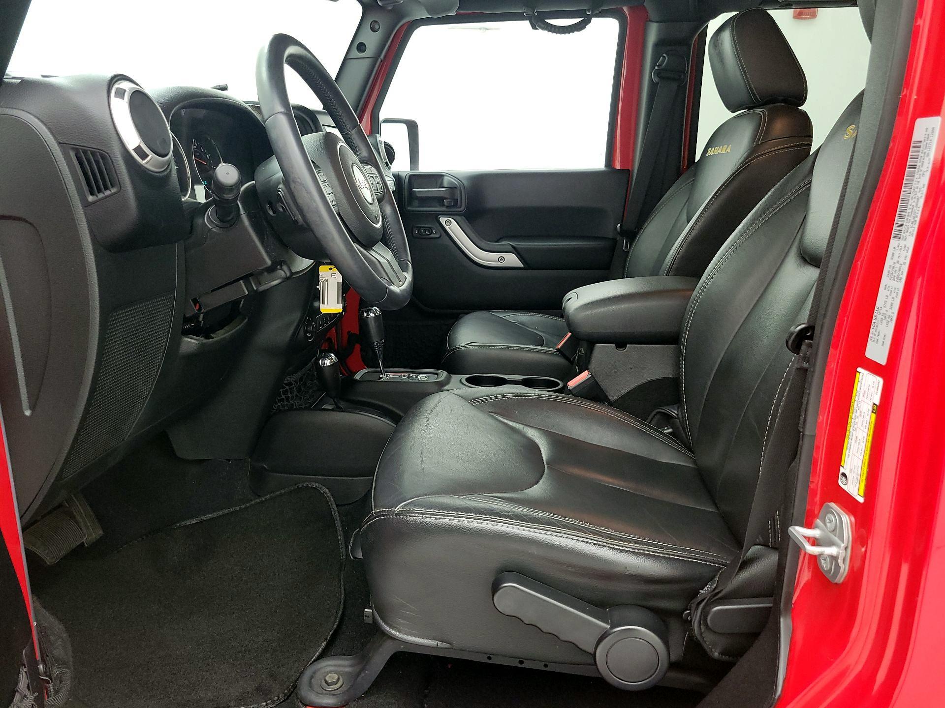 Thumbnail: 2015 Jeep Wrangler - 11