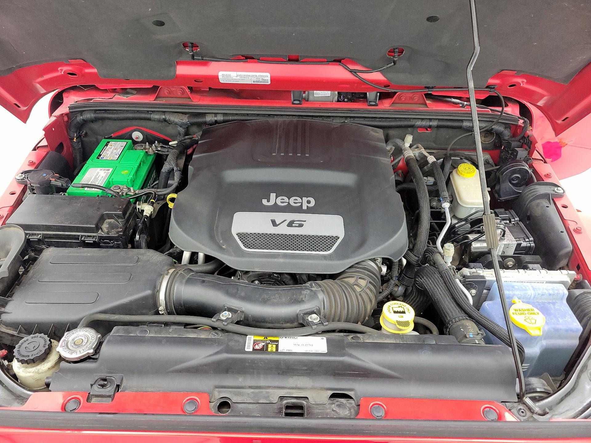 Thumbnail: 2015 Jeep Wrangler - 19