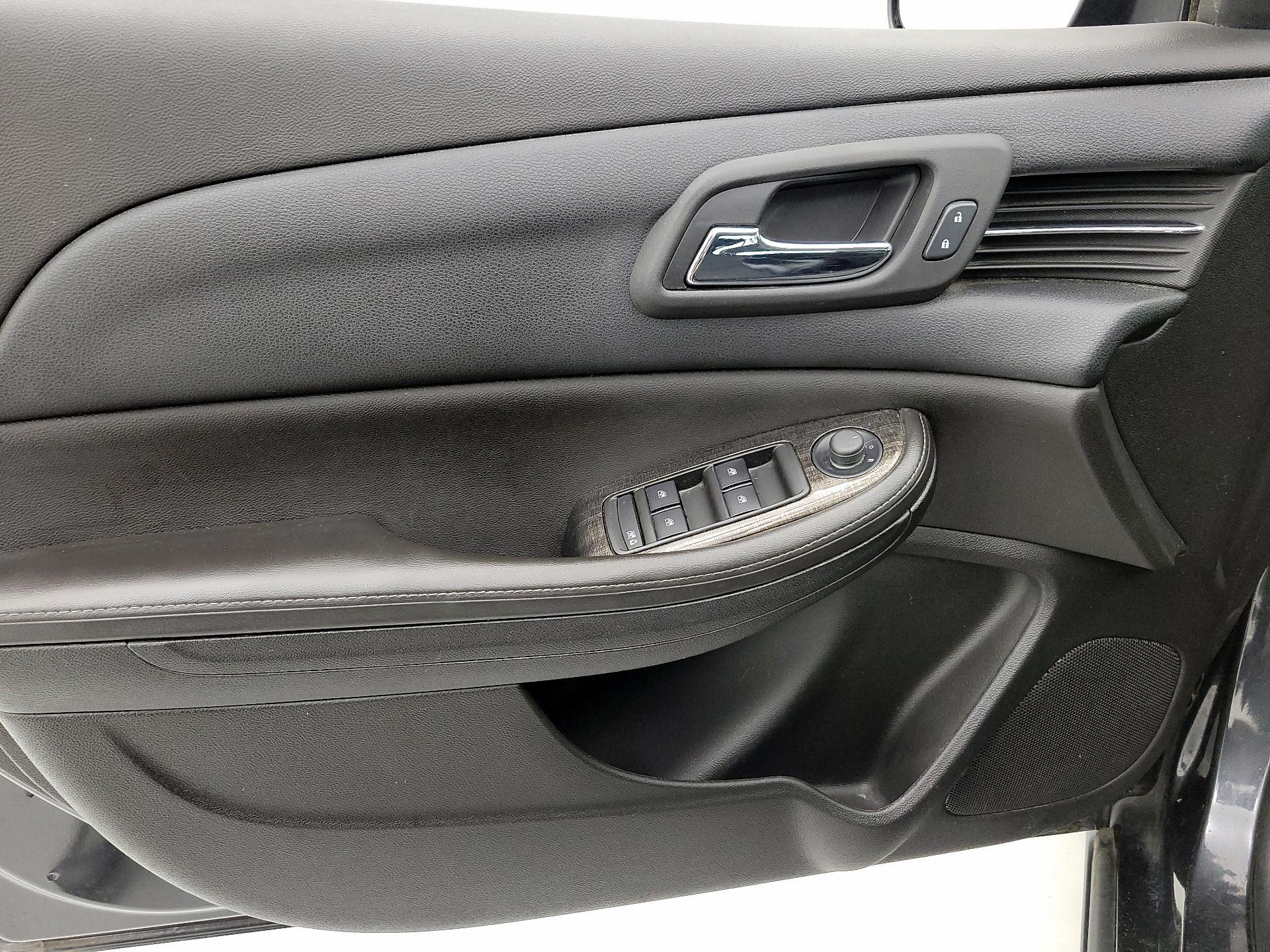 Thumbnail: 2014 Chevrolet Malibu - 12