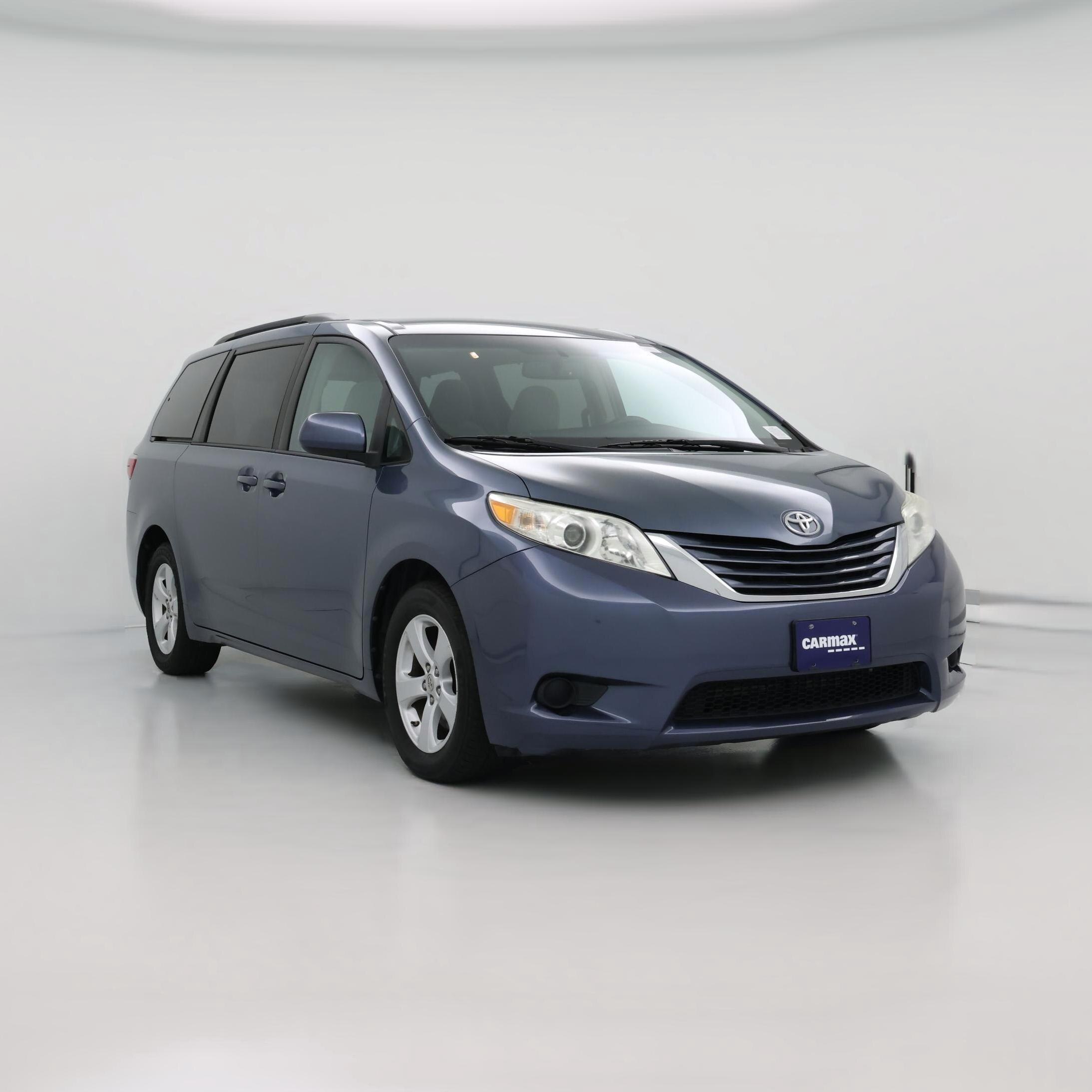 Thumbnail: 2017 Toyota Sienna - 1