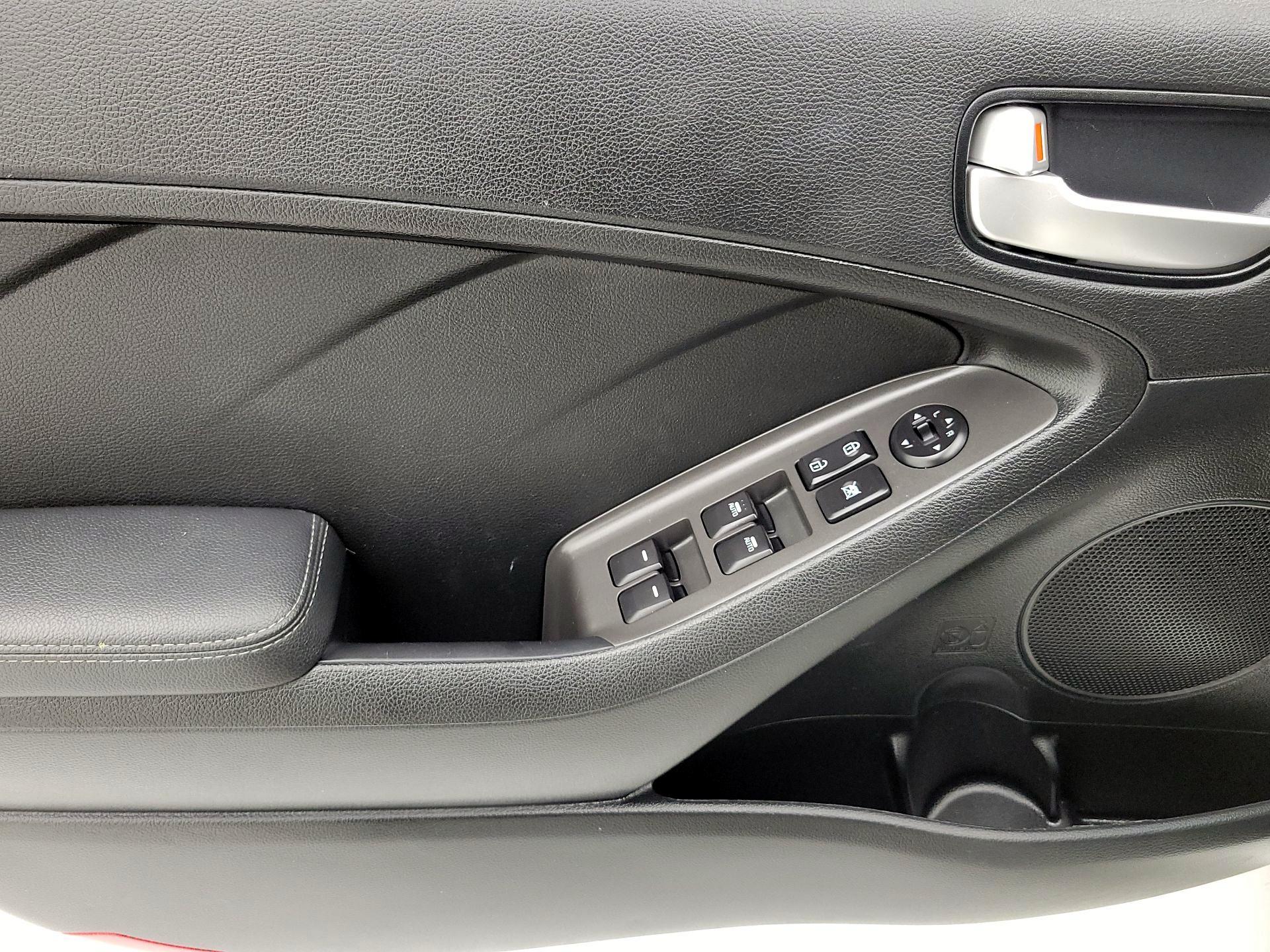 Thumbnail: 2018 Kia Forte - 12