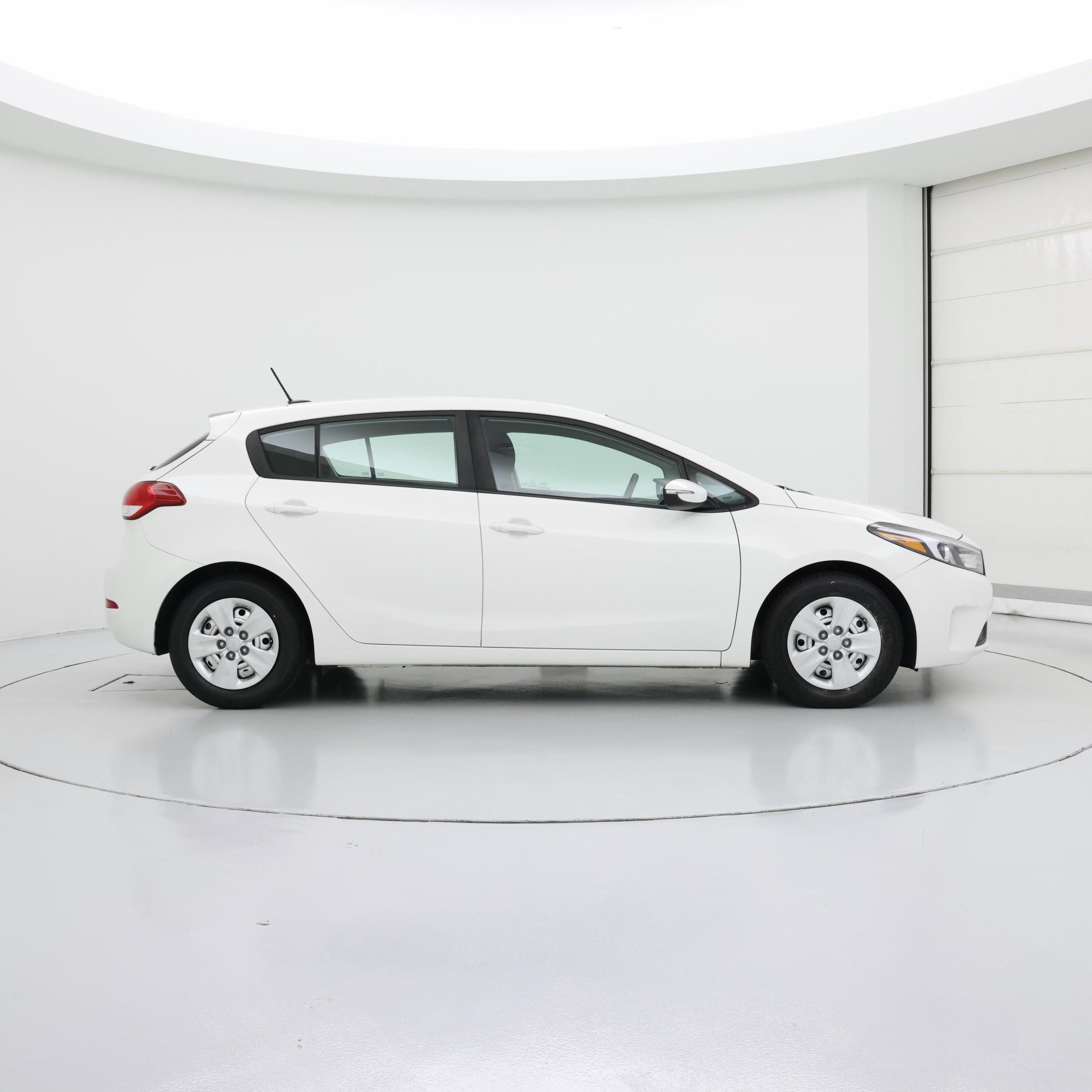 Thumbnail: 2018 Kia Forte - 7