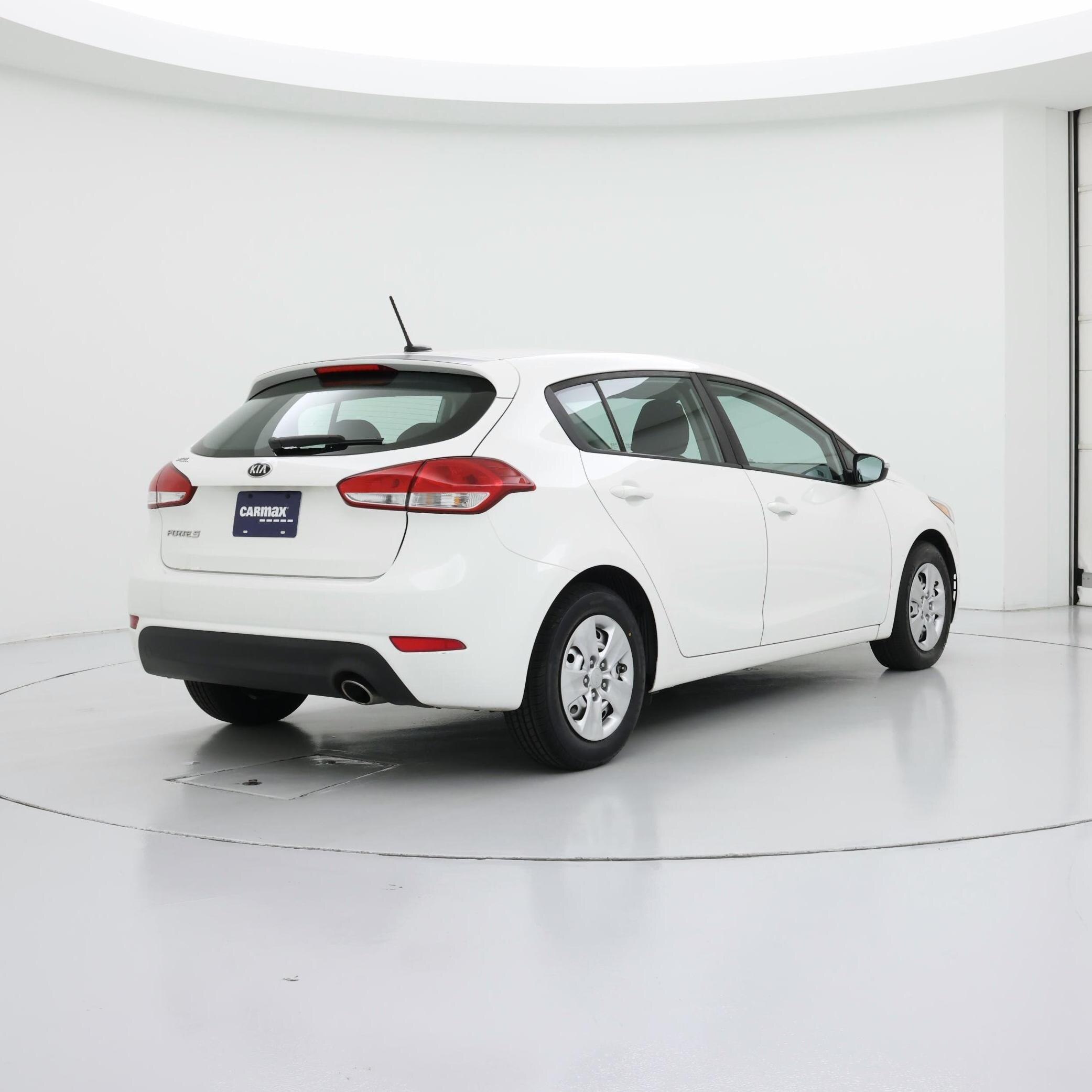 Thumbnail: 2018 Kia Forte - 8