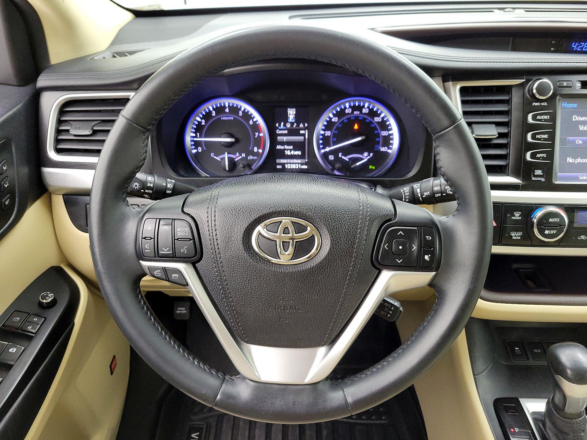 Thumbnail: 2015 Toyota Highlander - 10