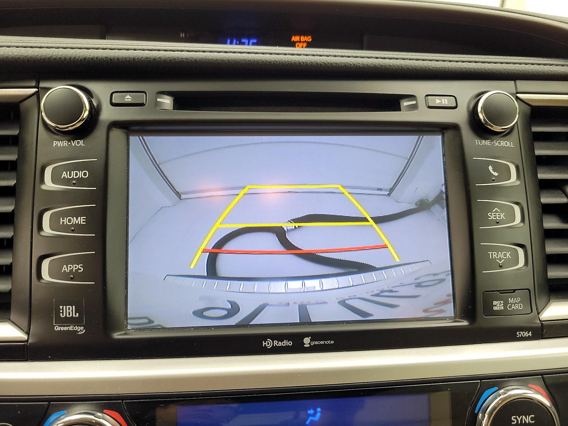 Thumbnail: 2015 Toyota Highlander - 15