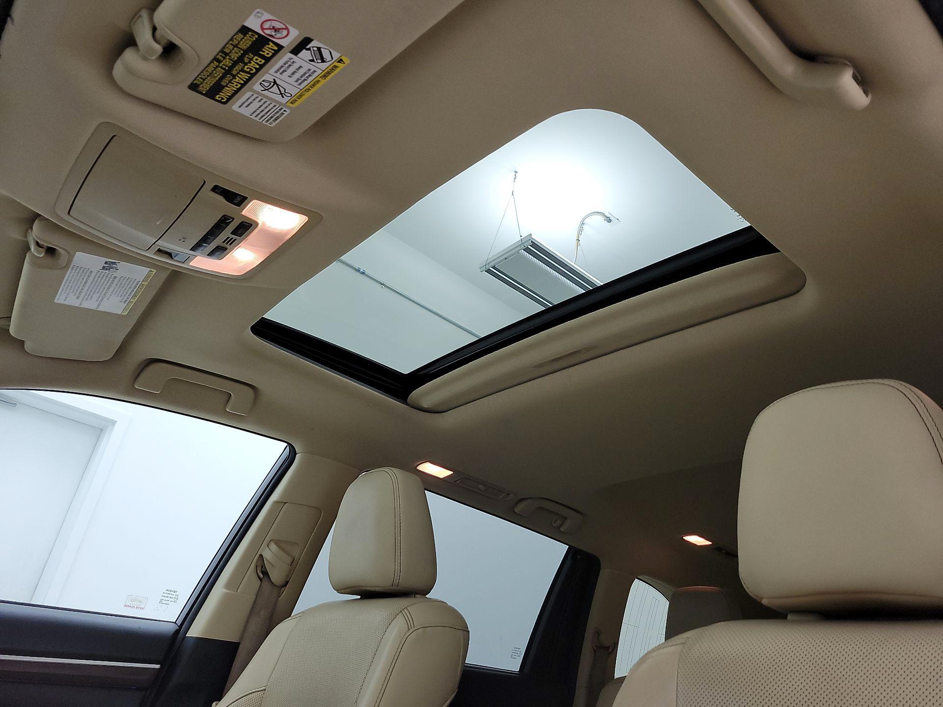 Thumbnail: 2015 Toyota Highlander - 20
