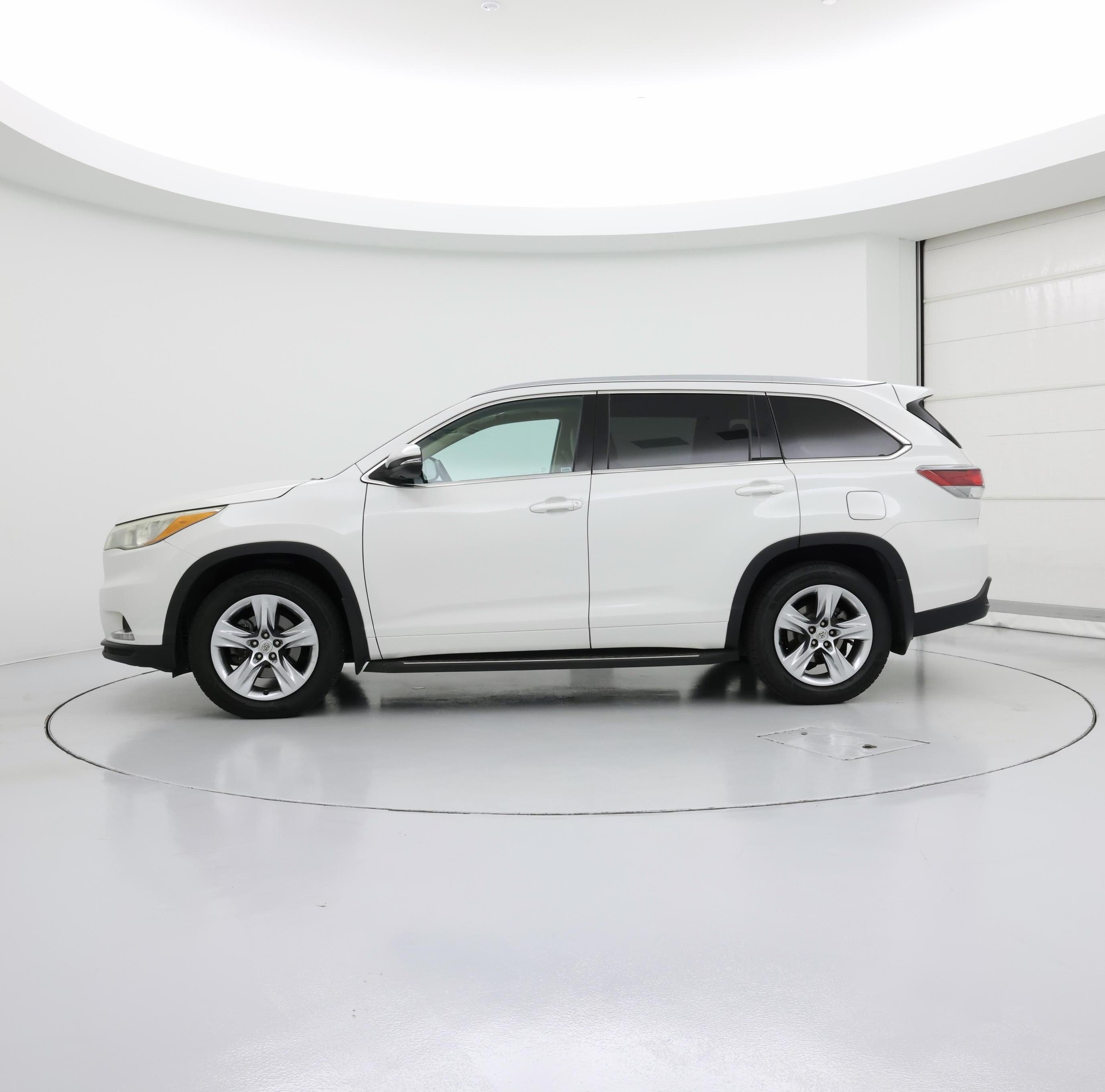 Thumbnail: 2015 Toyota Highlander - 3