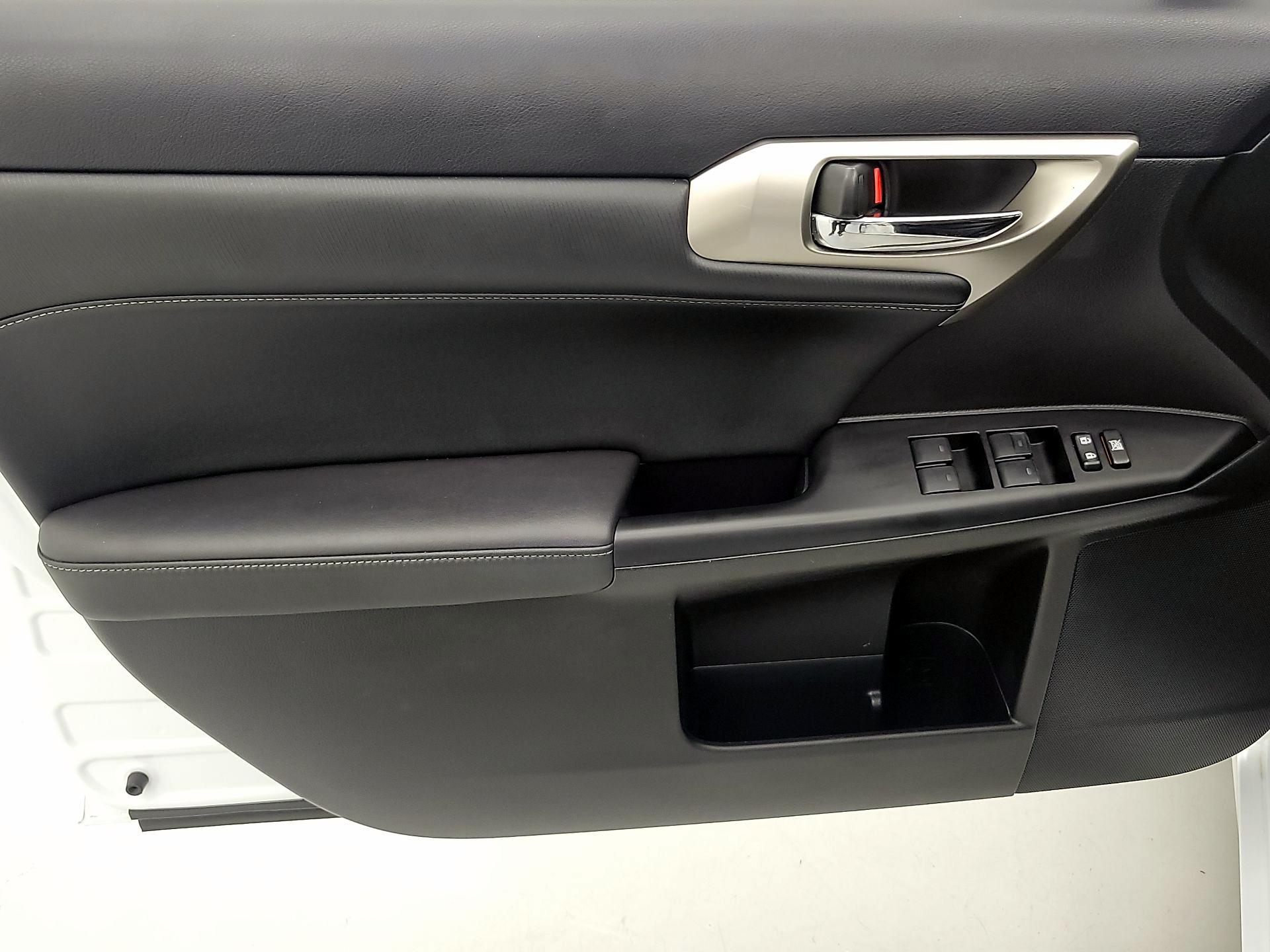 Thumbnail: 2015 Lexus CT - 12