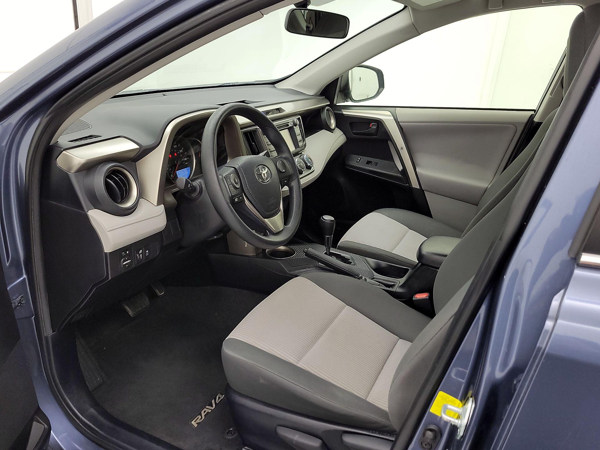 Thumbnail: 2013 Toyota RAV4 - 11