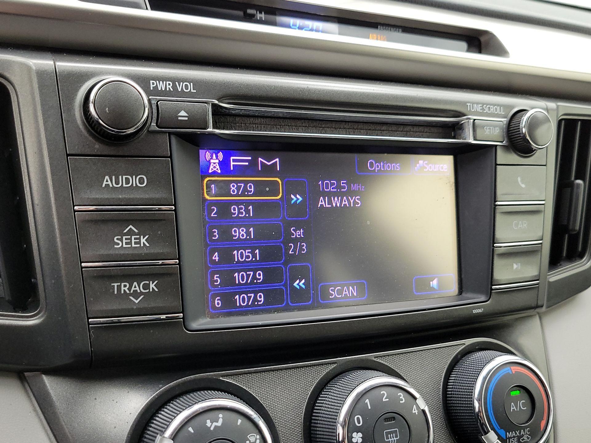 Thumbnail: 2013 Toyota RAV4 - 15