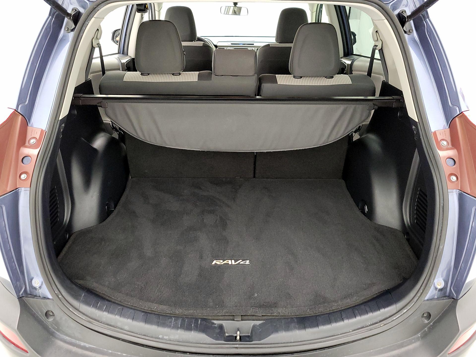 Thumbnail: 2013 Toyota RAV4 - 20