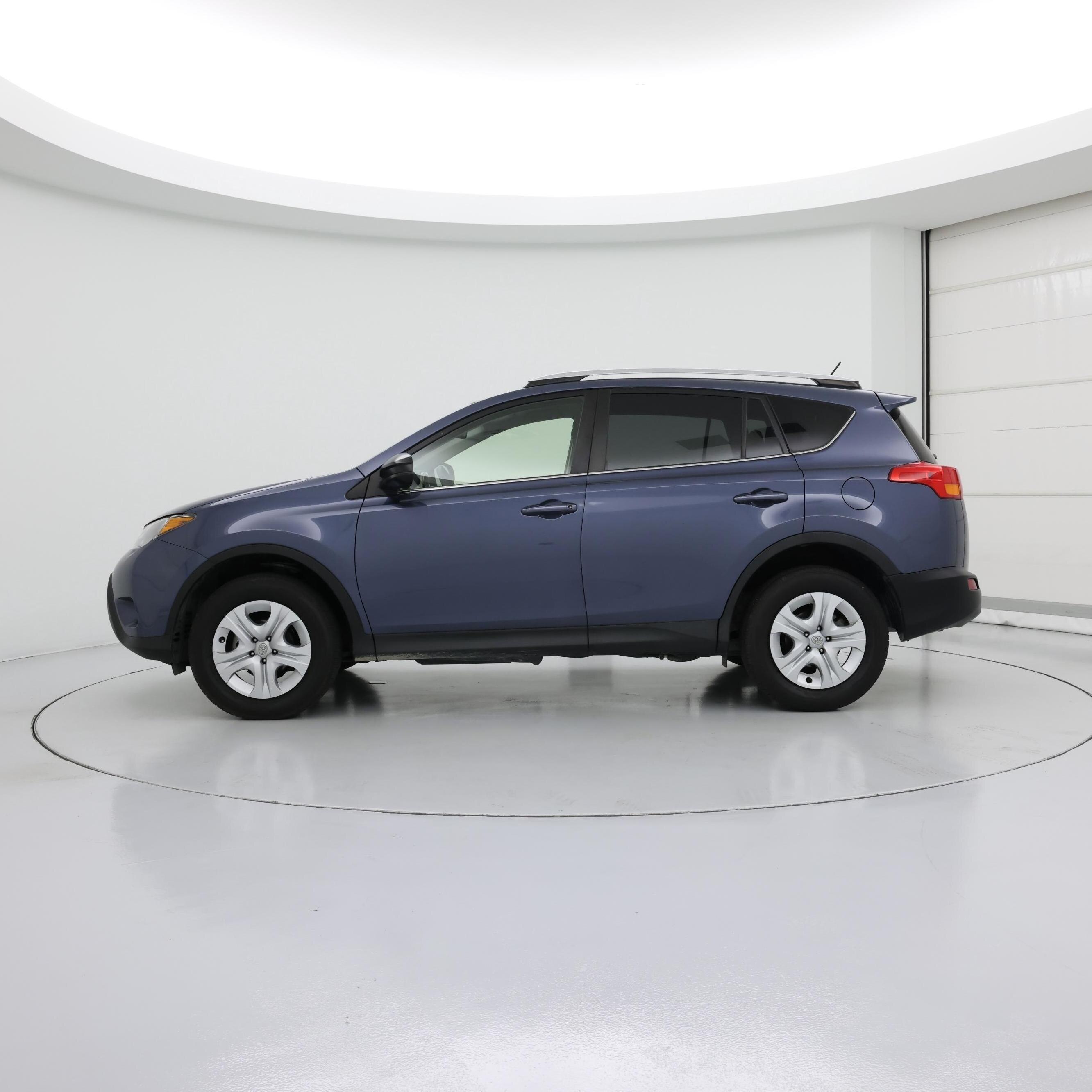Thumbnail: 2013 Toyota RAV4 - 3