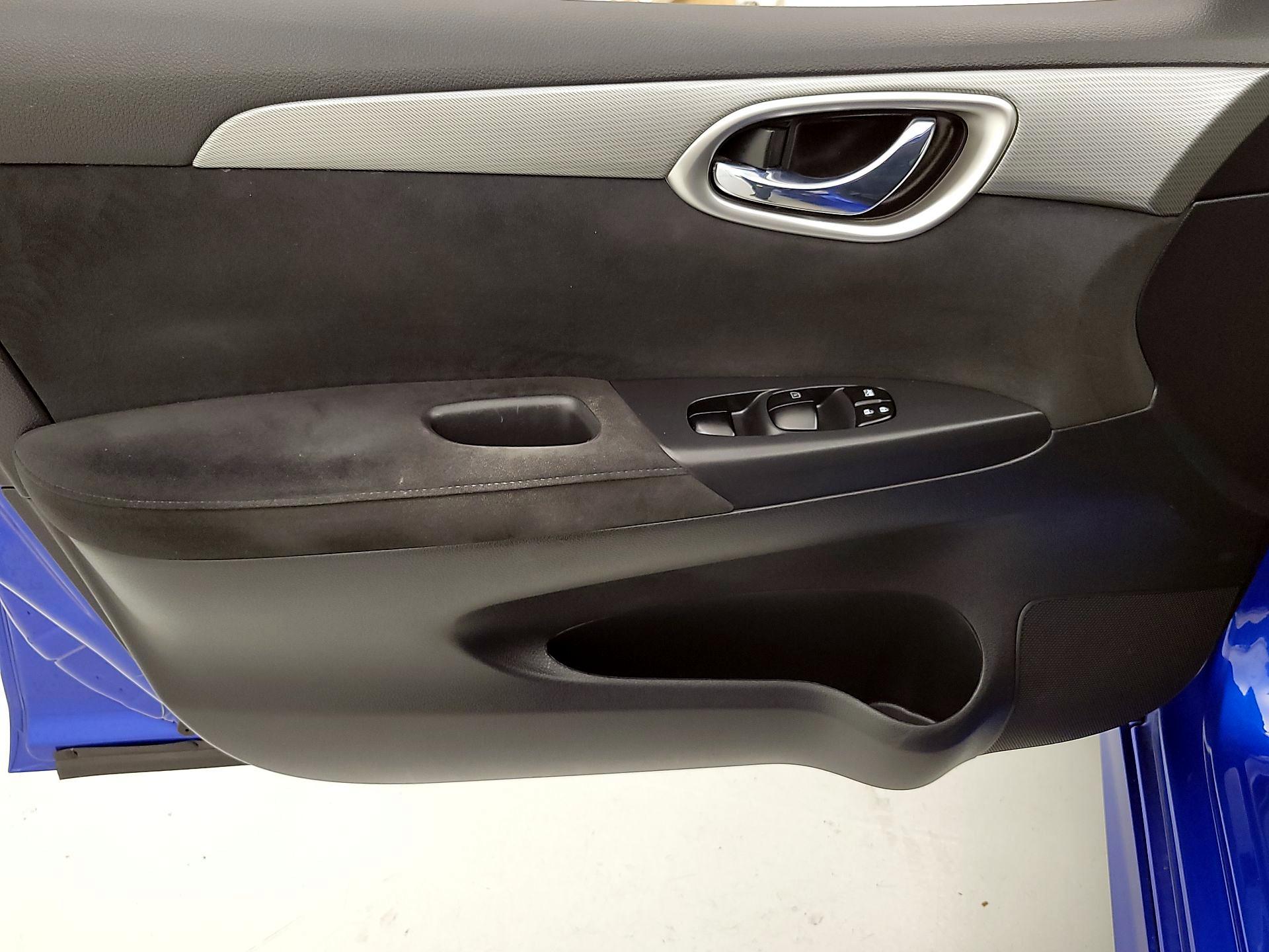 Thumbnail: 2015 Nissan Sentra - 12