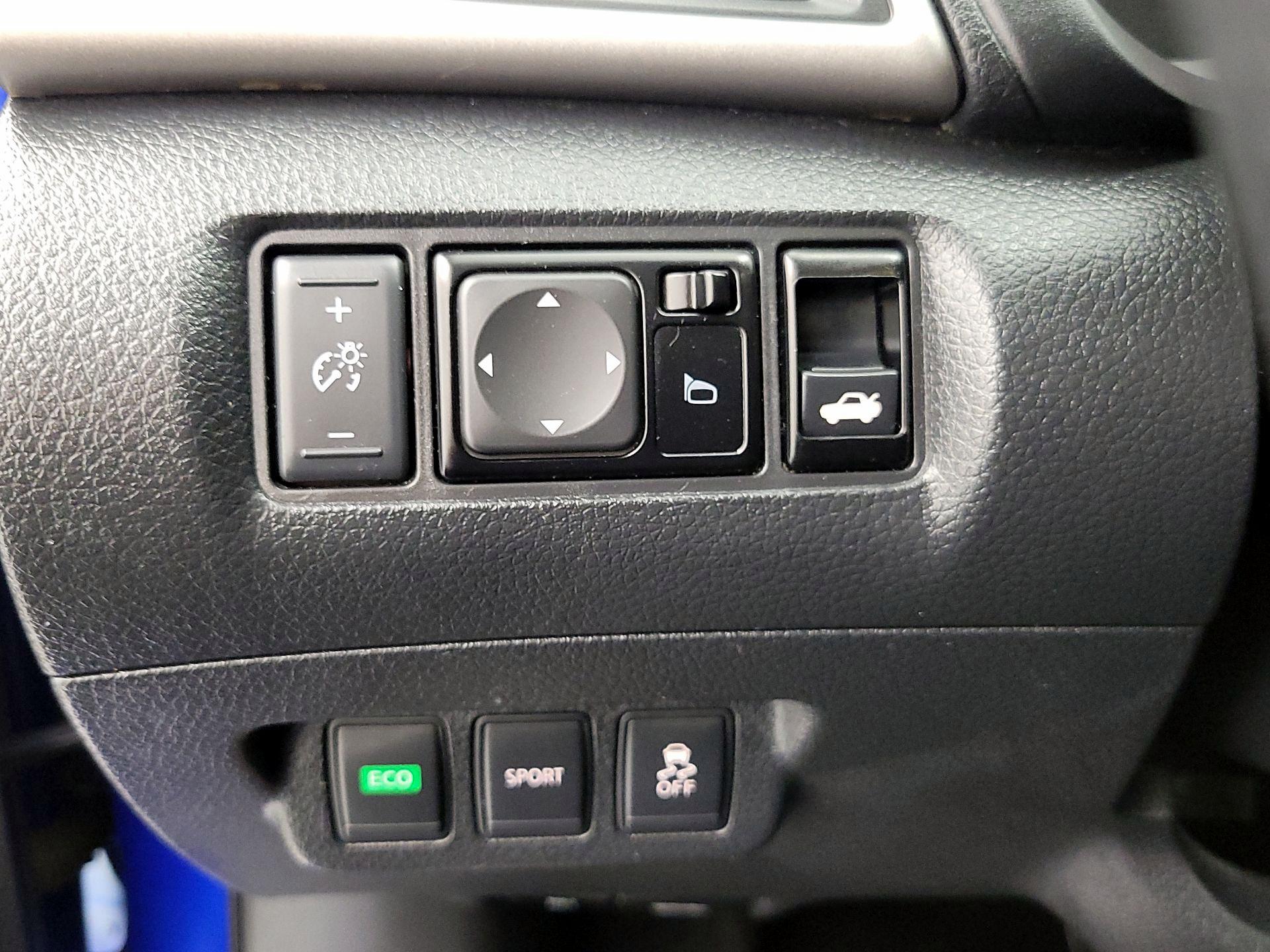Thumbnail: 2015 Nissan Sentra - 13