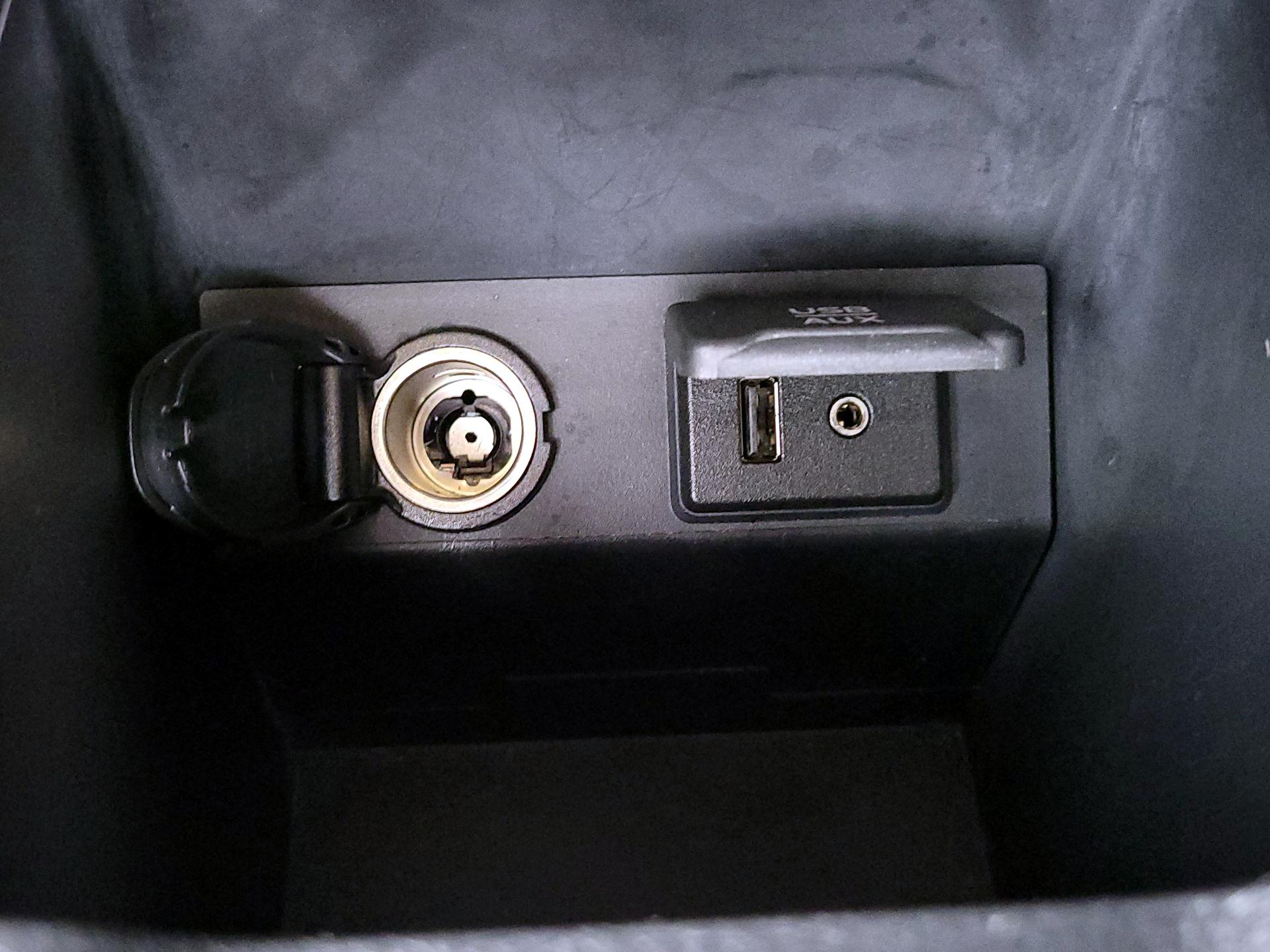 Thumbnail: 2015 Nissan Sentra - 19
